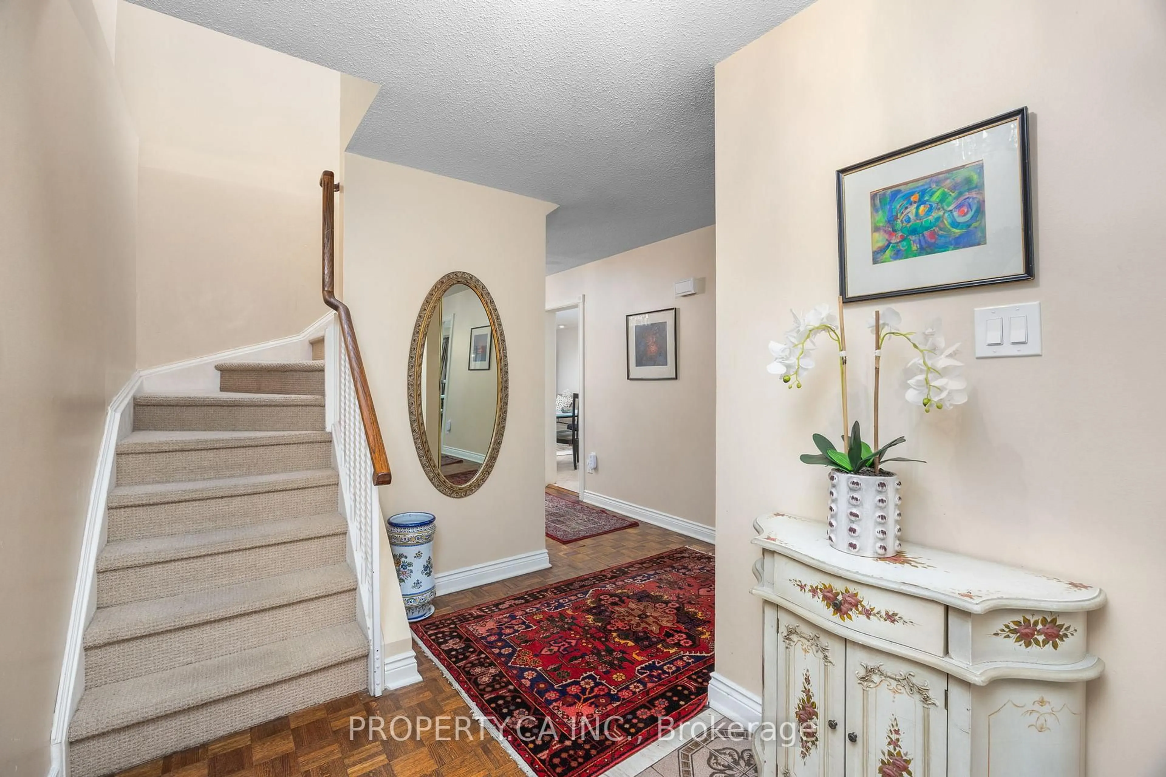 Indoor entryway for 109 Lisa Cres, Vaughan Ontario L4J 2N2