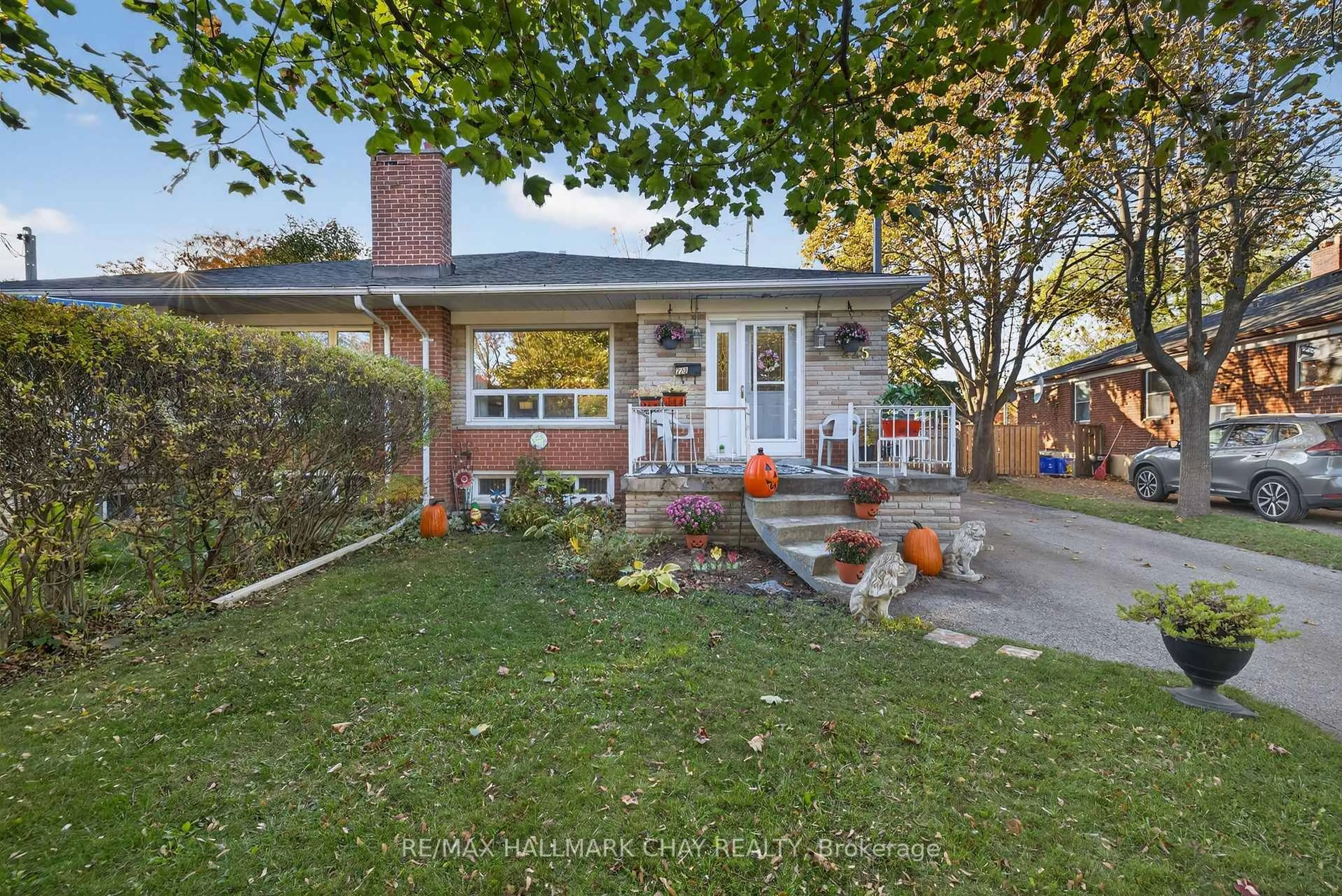 Unknown for 225 Elka Dr, Richmond Hill Ontario L4C 3A2