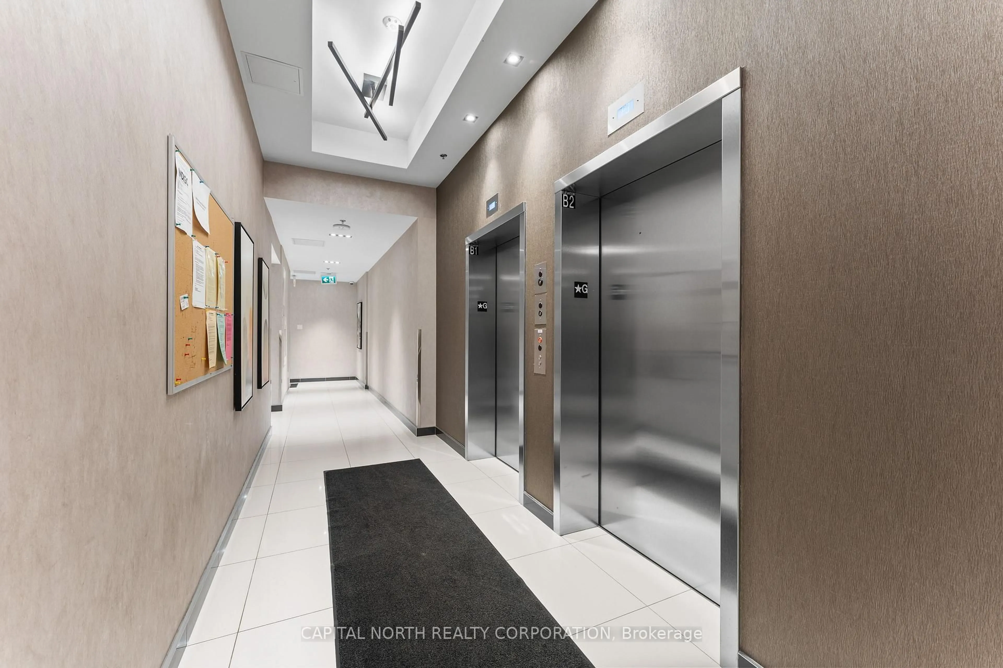 Indoor foyer for 99 Eagle Rock Way #634, Vaughan Ontario L6A 5A7