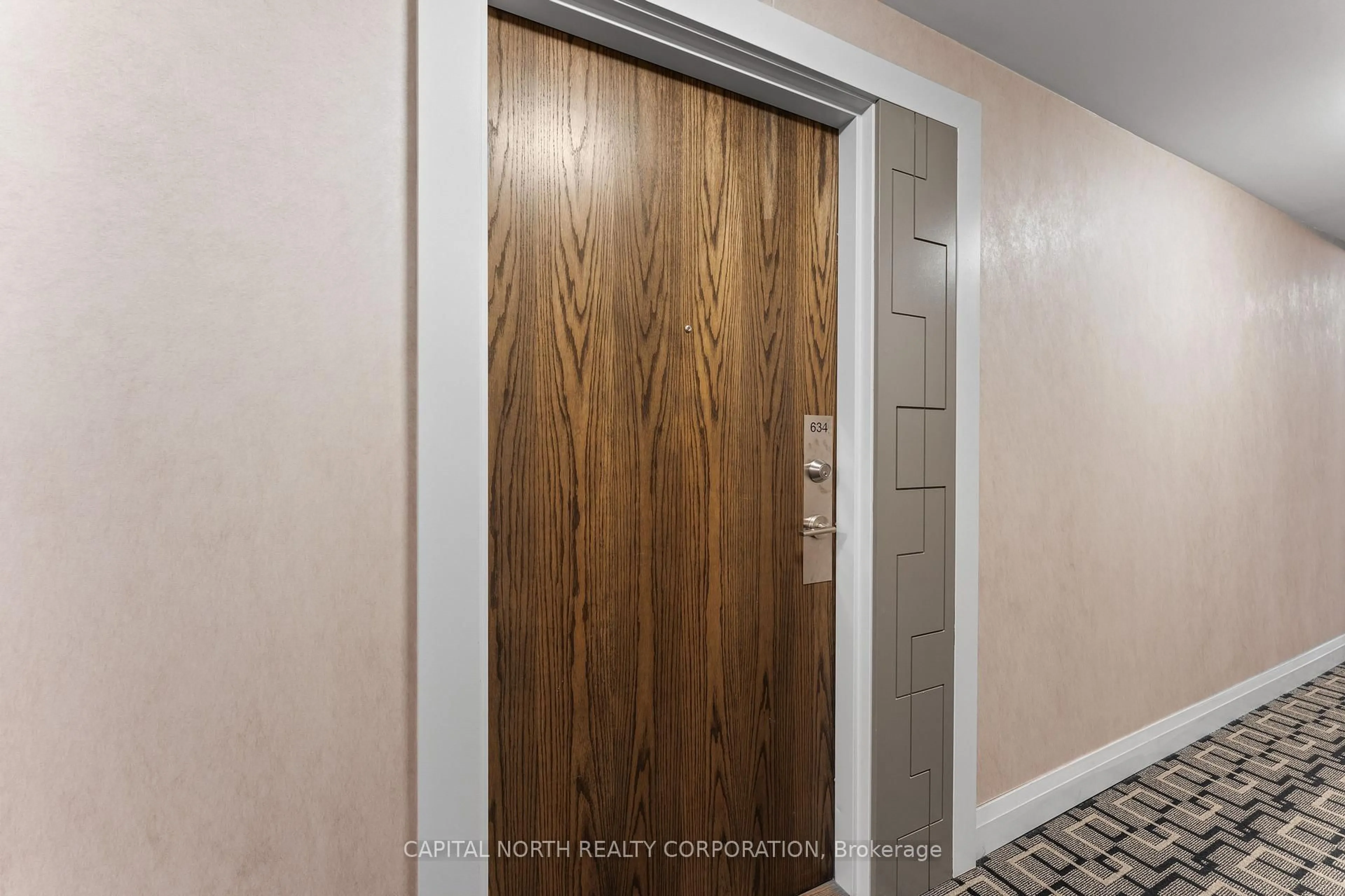 Indoor entryway for 99 Eagle Rock Way #634, Vaughan Ontario L6A 5A7