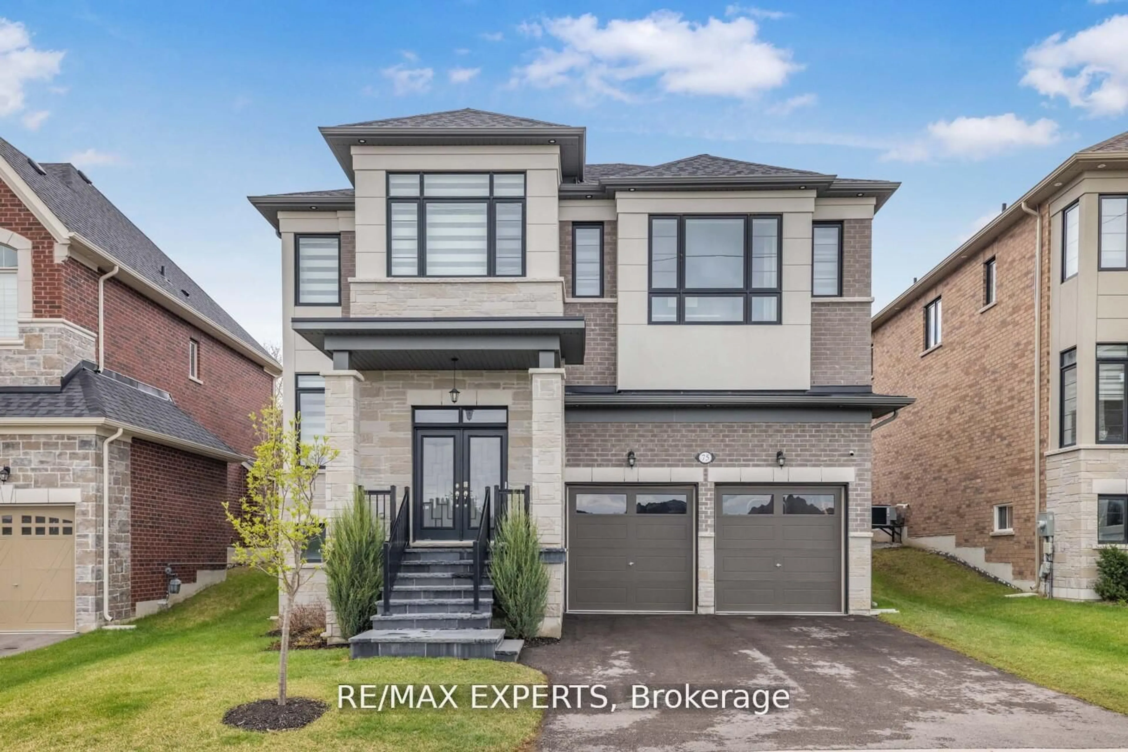Home with brick exterior material, street for 75 Bethpage Cres, Newmarket Ontario L3X 1B8