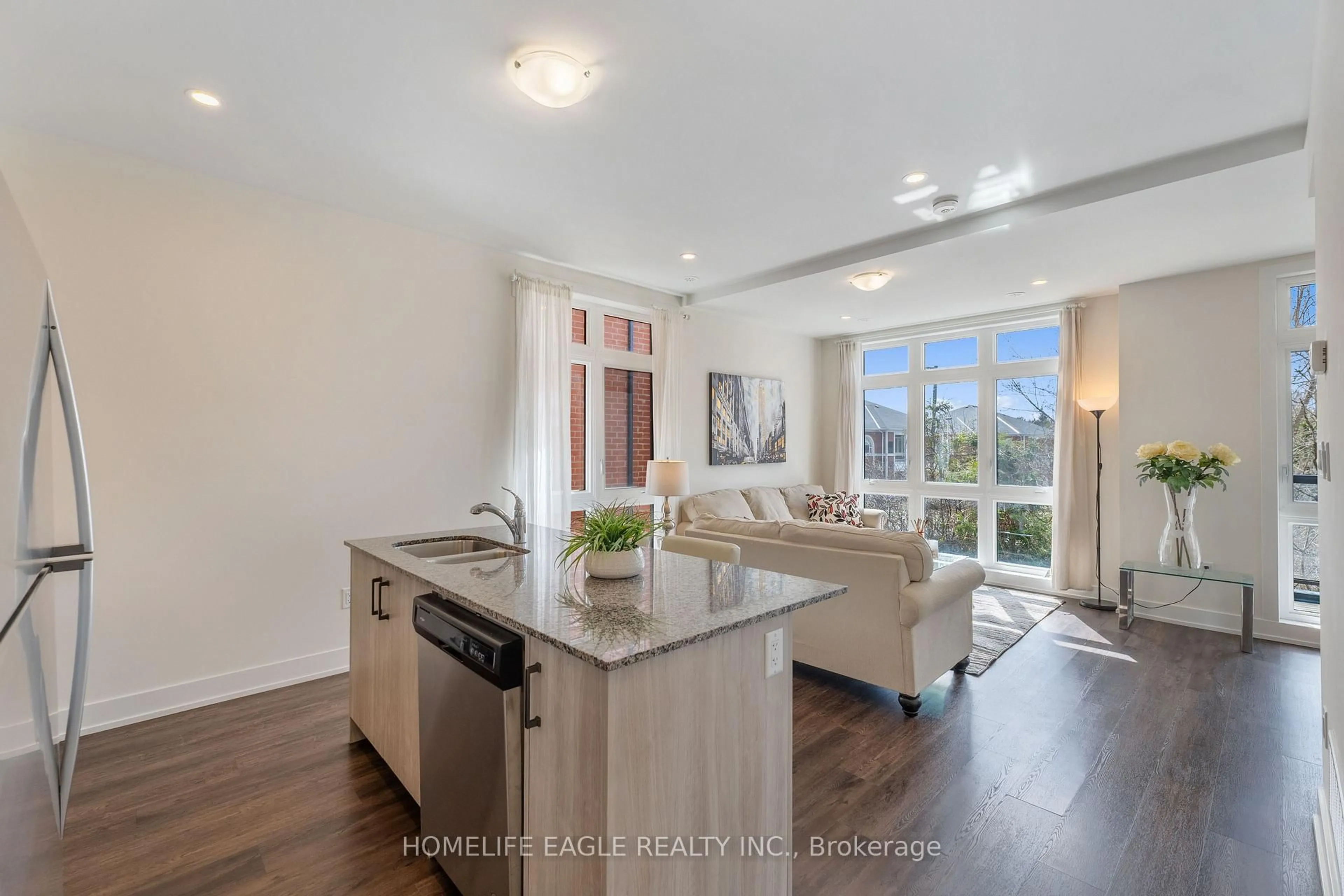 Open concept kitchen, unknown for 7 Phelps Lane #16, Richmond Hill Ontario L4E 1J4