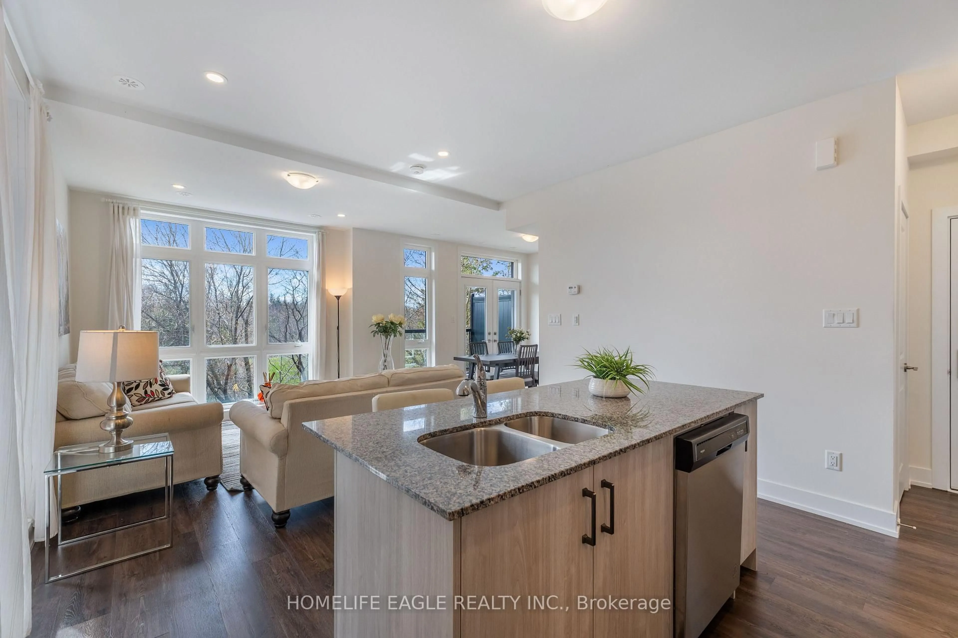 Open concept kitchen, unknown for 7 Phelps Lane #16, Richmond Hill Ontario L4E 1J4