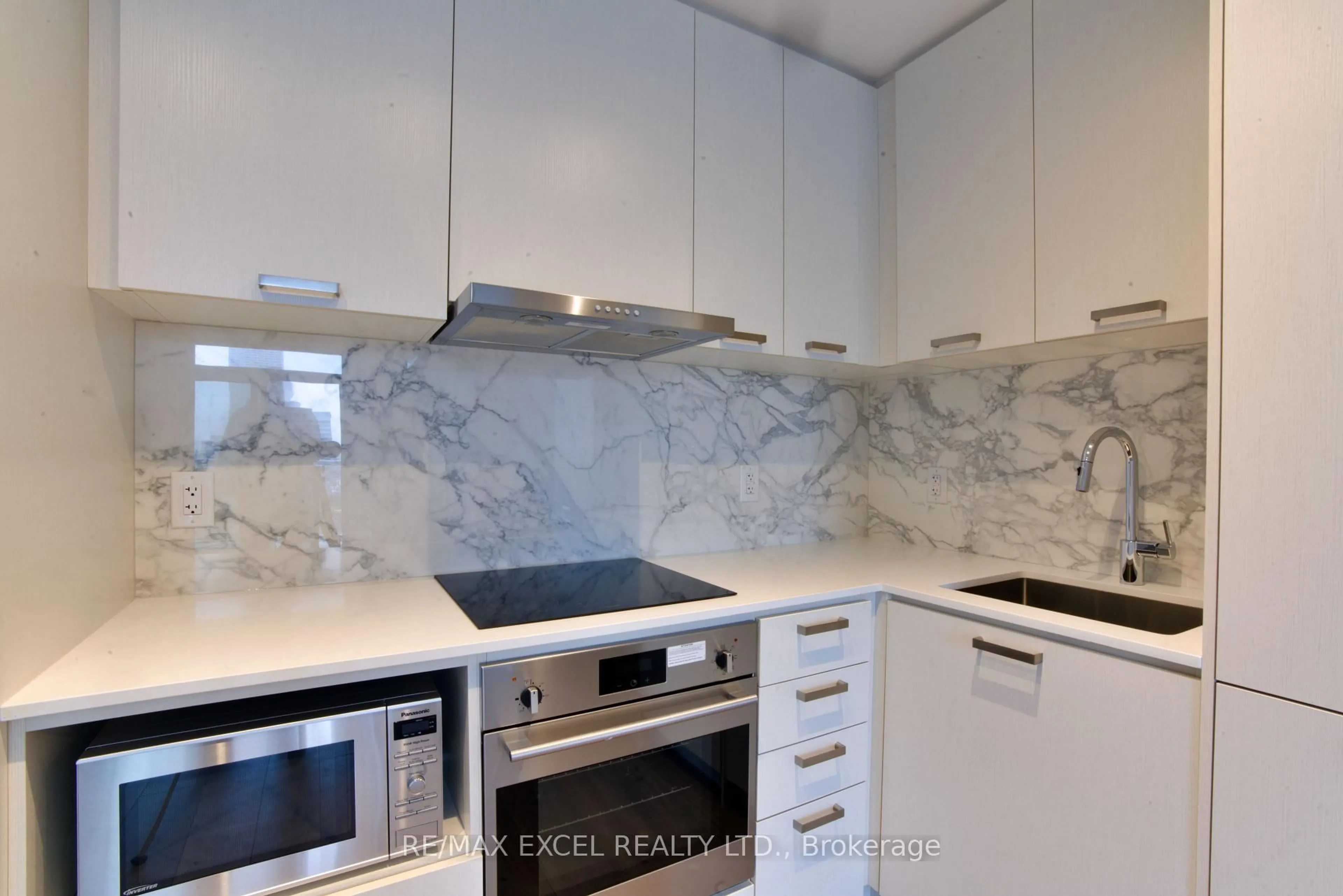 Standard kitchen, ceramic/tile floor for 38 Honeycrisp Cres #1102, Vaughan Ontario L4K 0M8