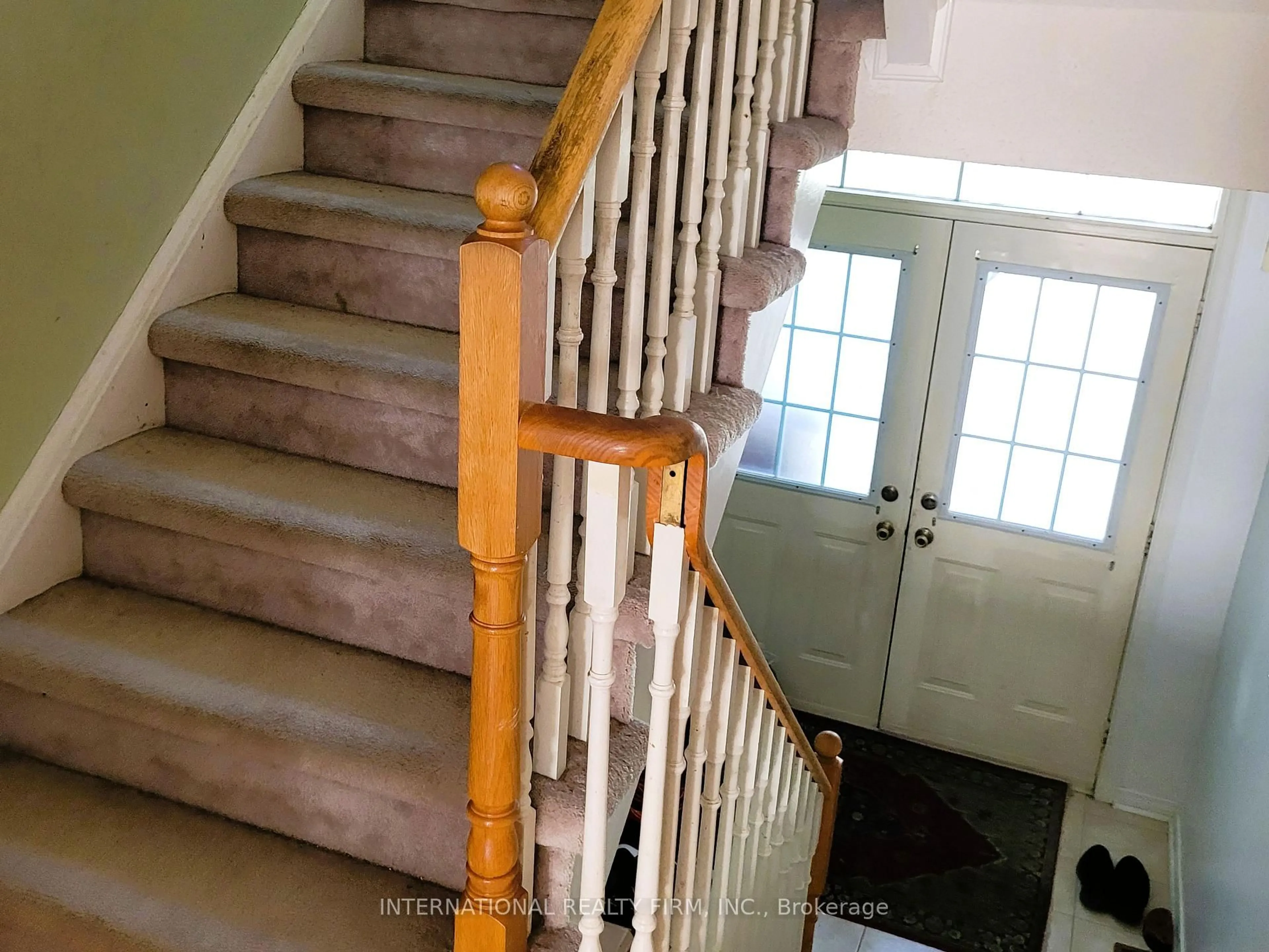 Stairs for 50 Beresford Dr, Richmond Hill Ontario L4B 4J6