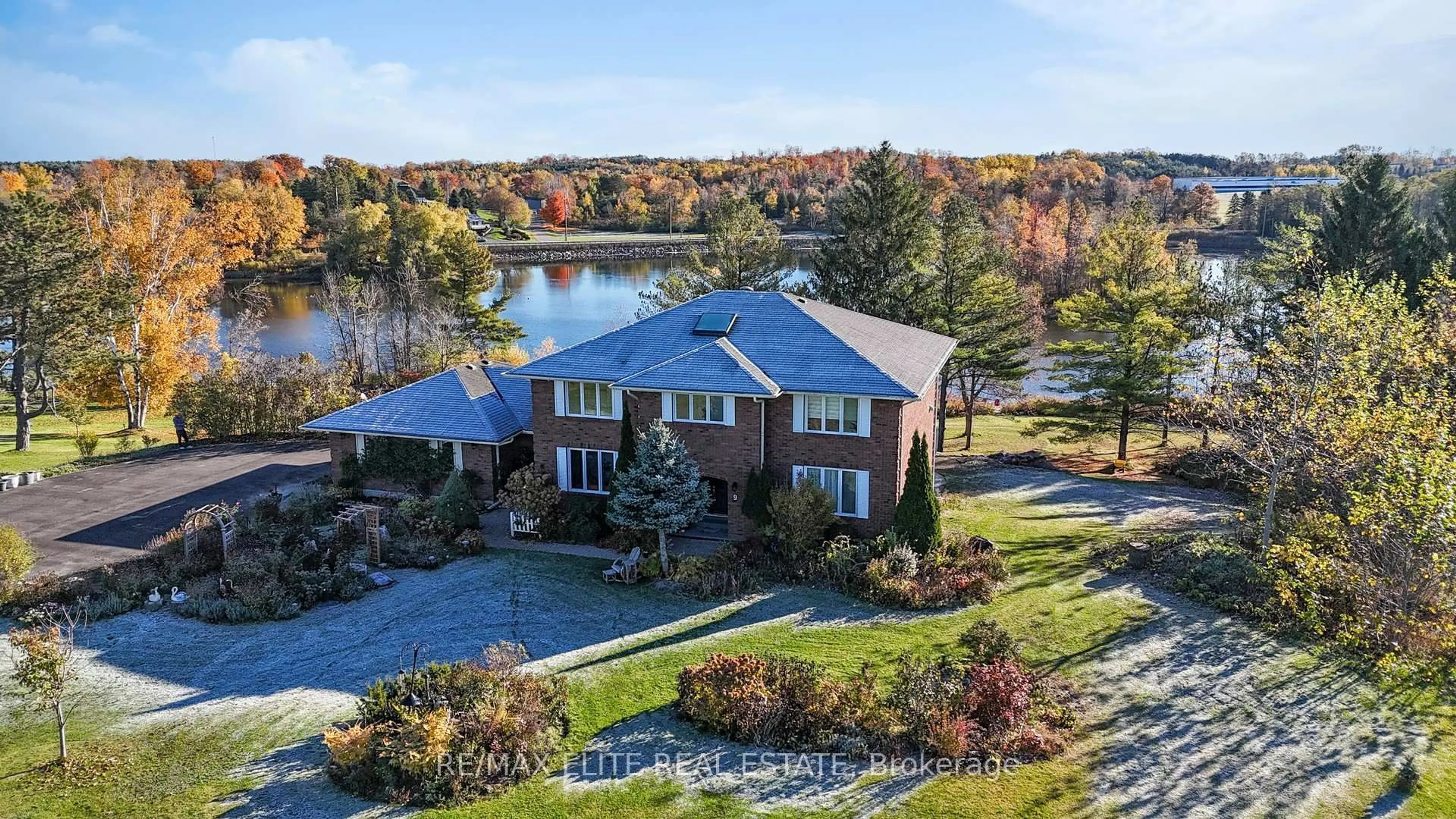 A pic from outside/outdoor area/front of a property/back of a property/a pic from drone, water/lake/river/ocean view for 9 Island Lake Dr, Whitchurch-Stouffville Ontario L4A 3G7