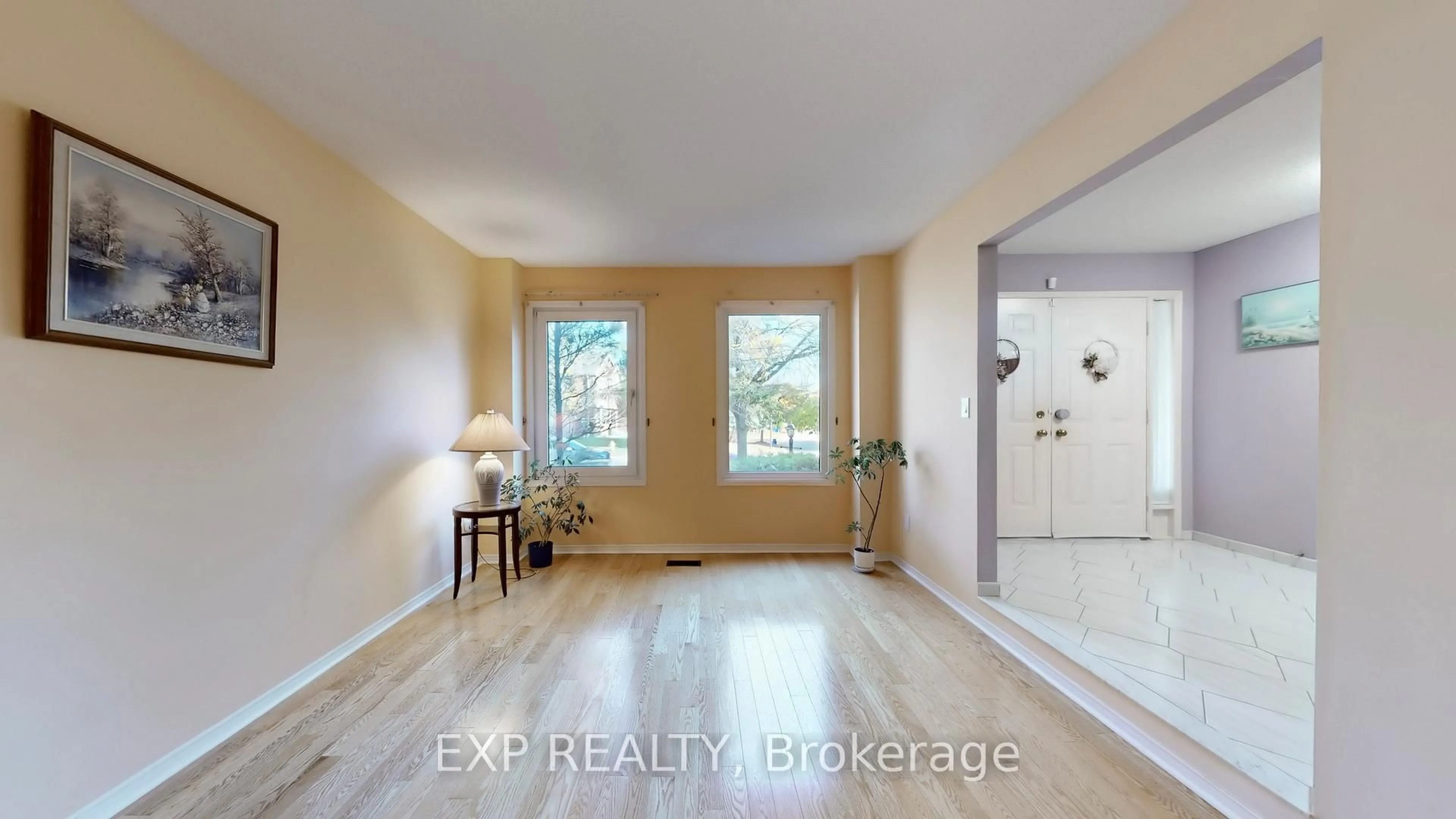 Indoor entryway for 94 Coledale Rd, Markham Ontario L3R 7V9