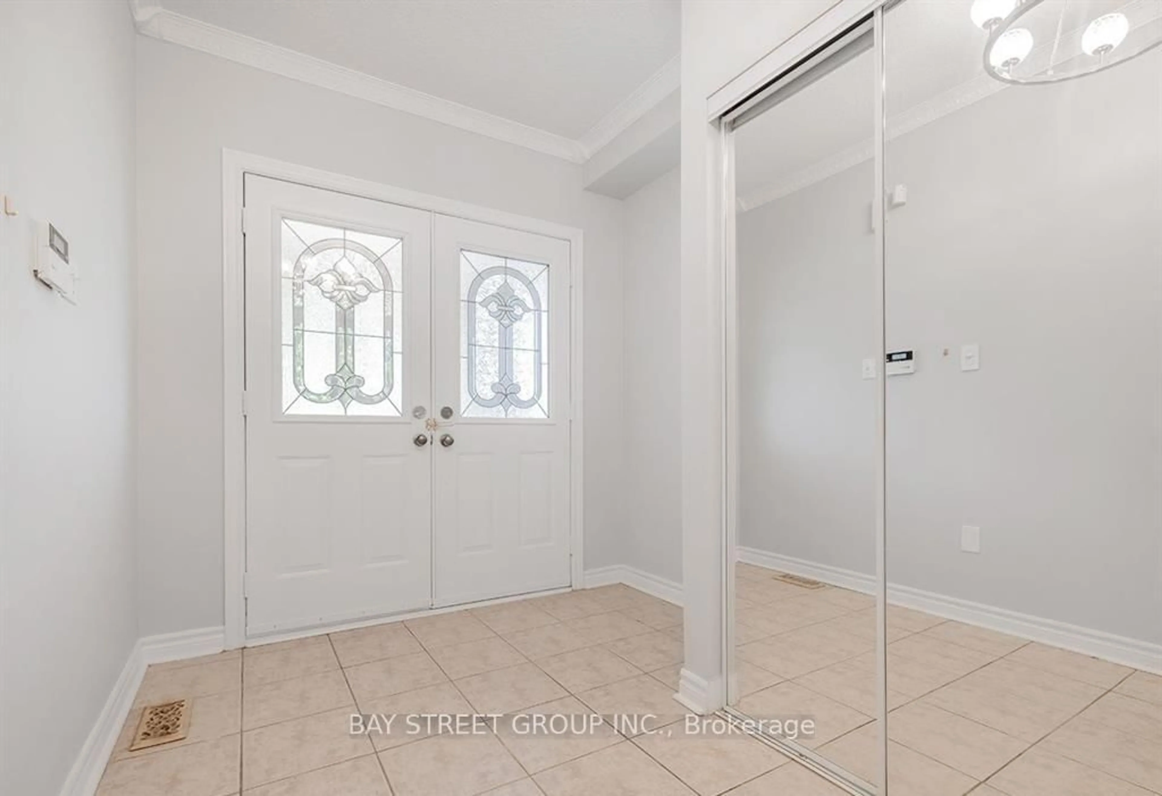 Indoor entryway for 81 Village Vista Way, Vaughan Ontario L6A 3S4