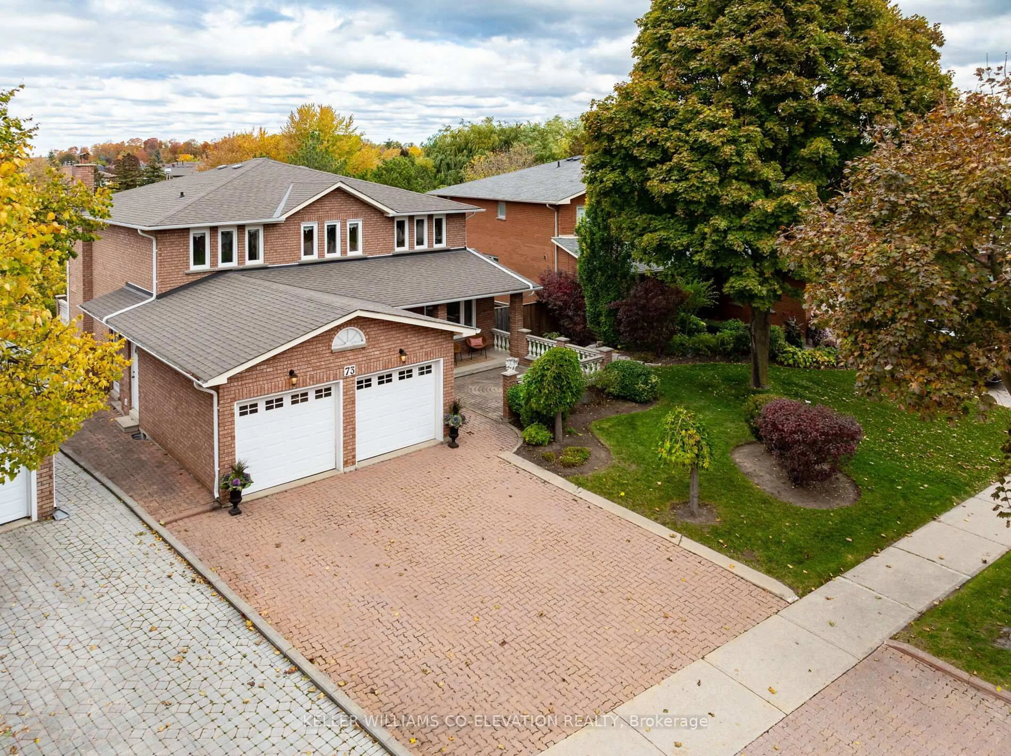 A pic from outside/outdoor area/front of a property/back of a property/a pic from drone, street for 73 Queenston Cres, Vaughan Ontario L4L 4A1