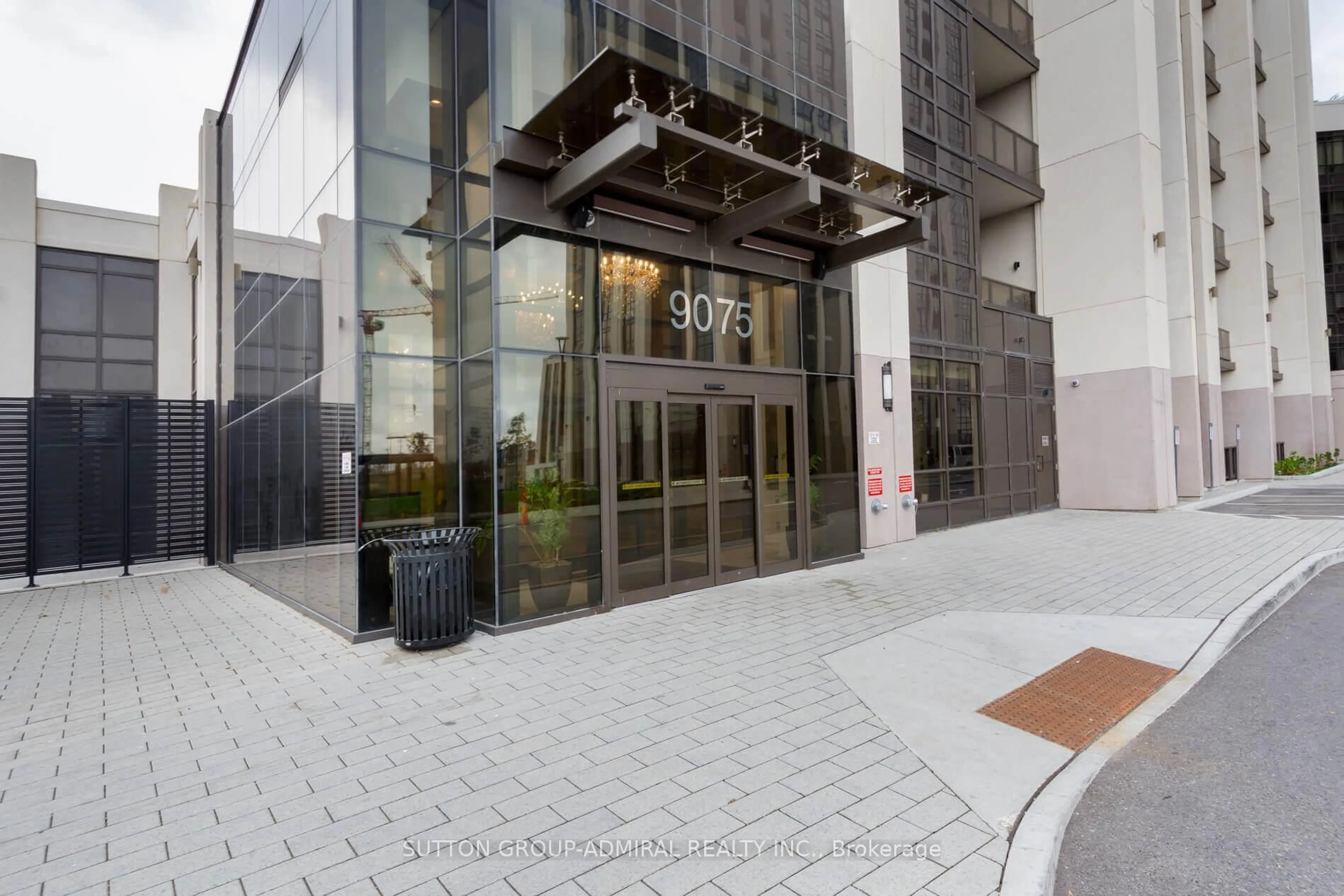 Indoor foyer for 9075 Jane St #216, Vaughan Ontario L4K 0L7