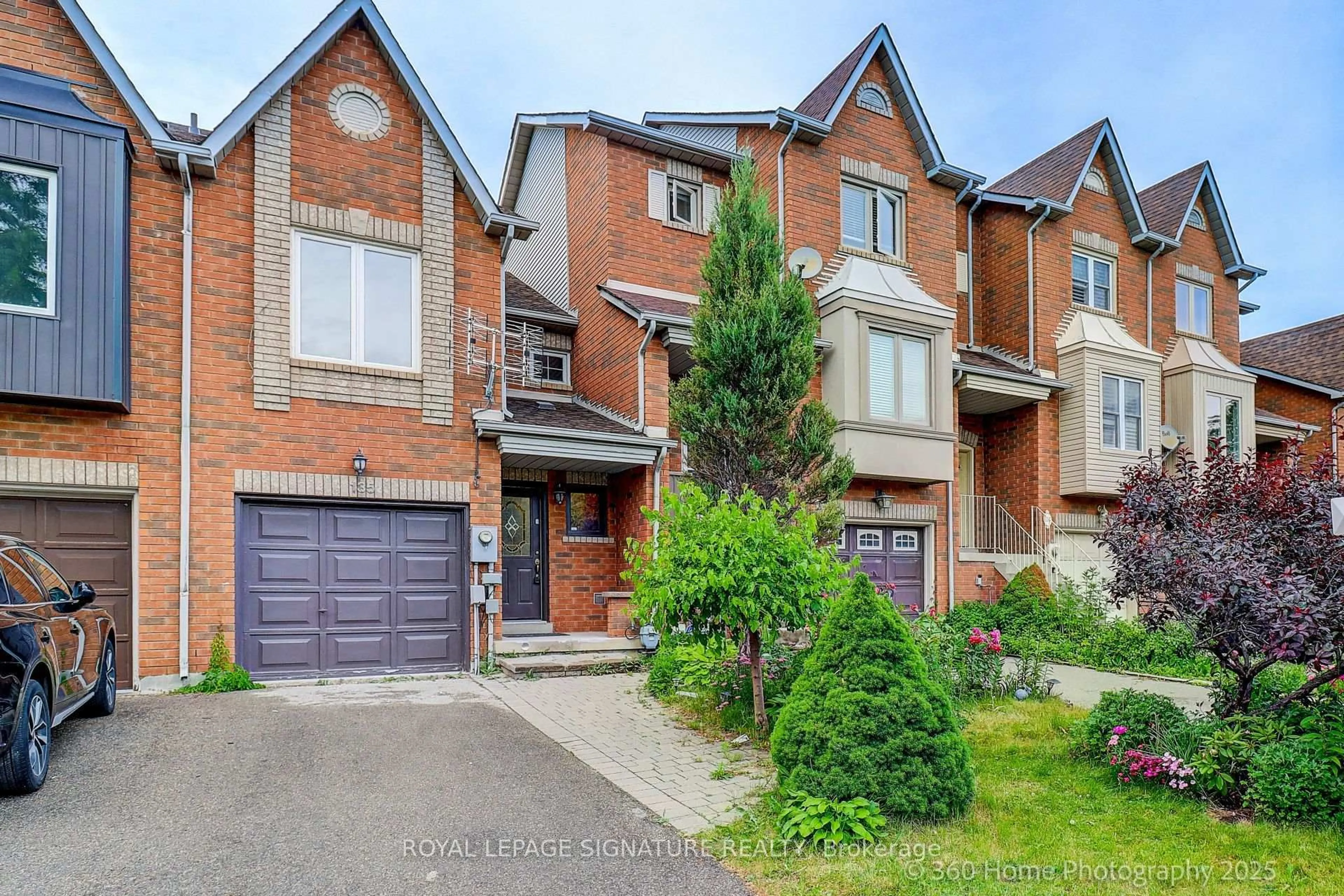 Home with brick exterior material, street for 135 Kelso Cres, Vaughan Ontario L6A 2K7