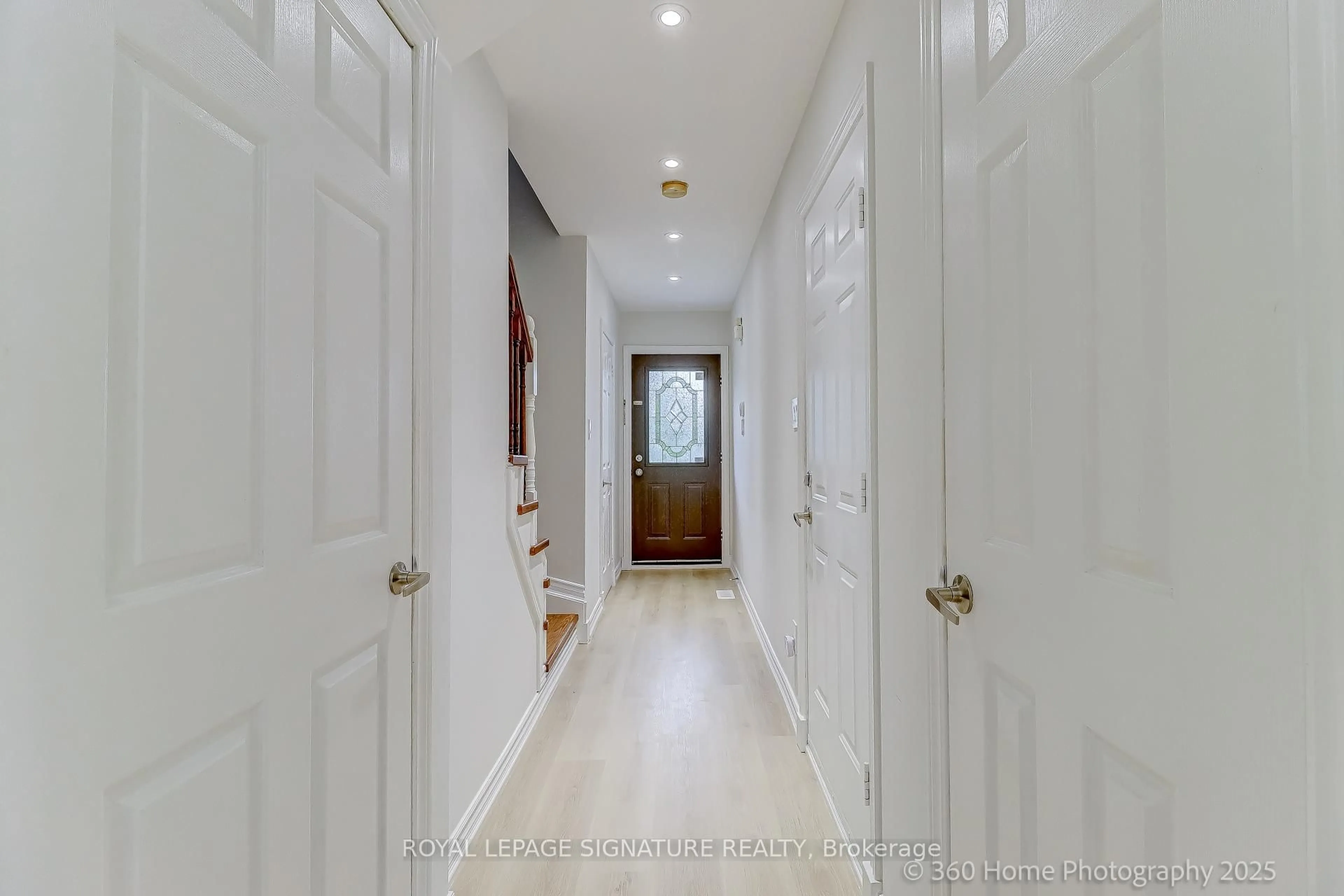 Indoor entryway for 135 Kelso Cres, Vaughan Ontario L6A 2K7