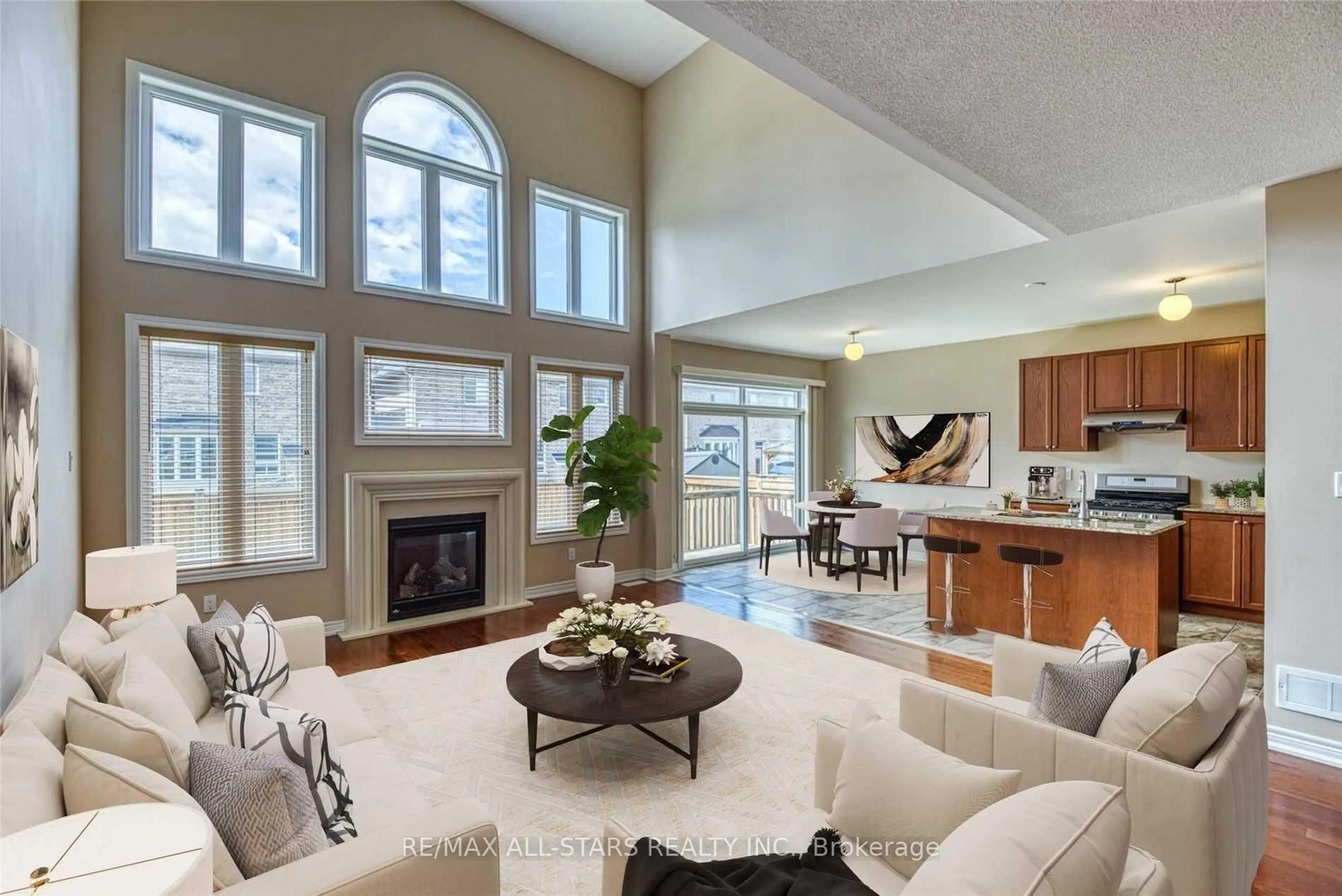 Living room with furniture, unknown for 20 Beechener St, Georgina Ontario L0E 1R0