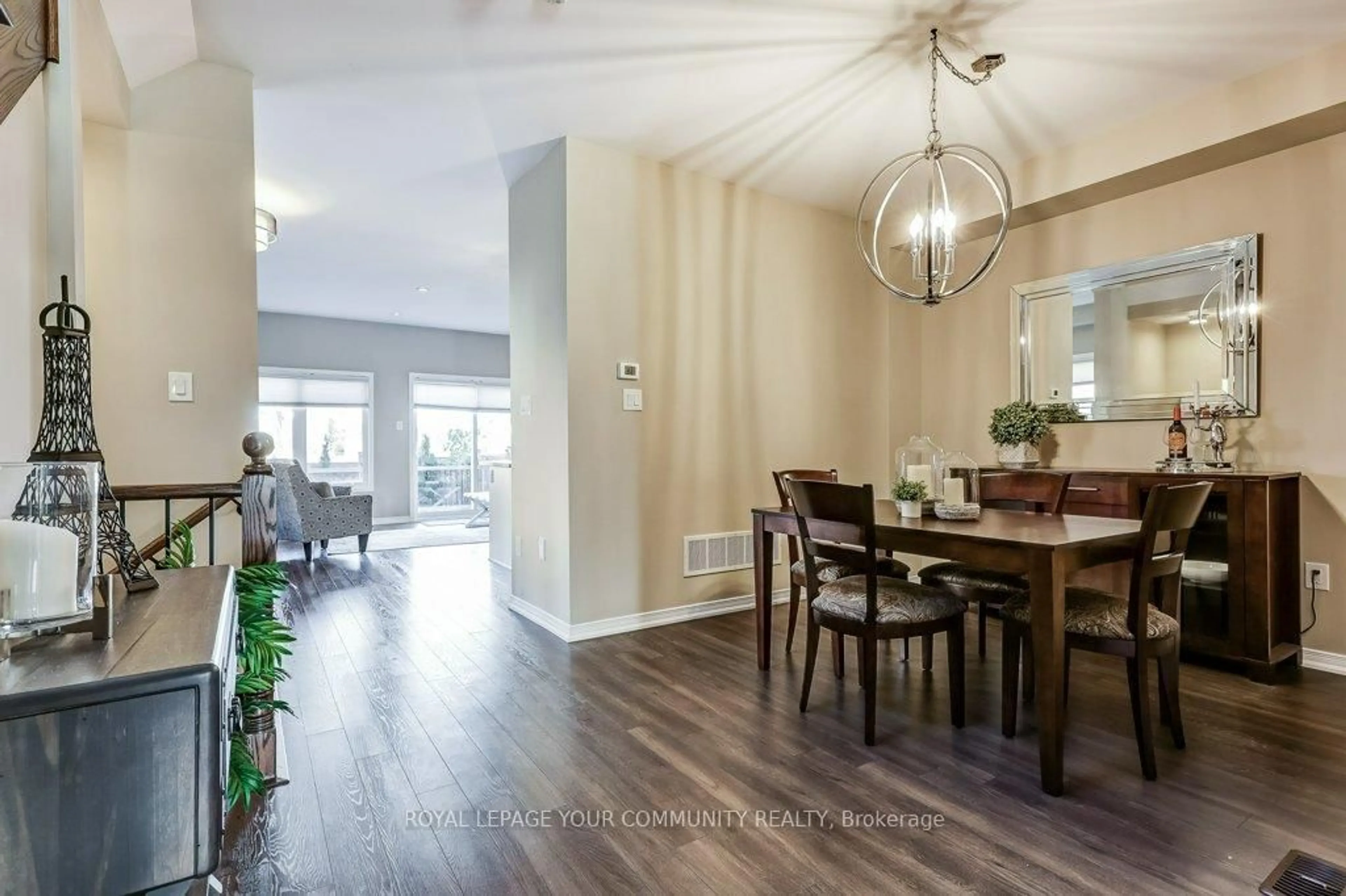 Dining room, wood/laminate floor for 98 Kellington Tr, Whitchurch-Stouffville Ontario L4A 1X6