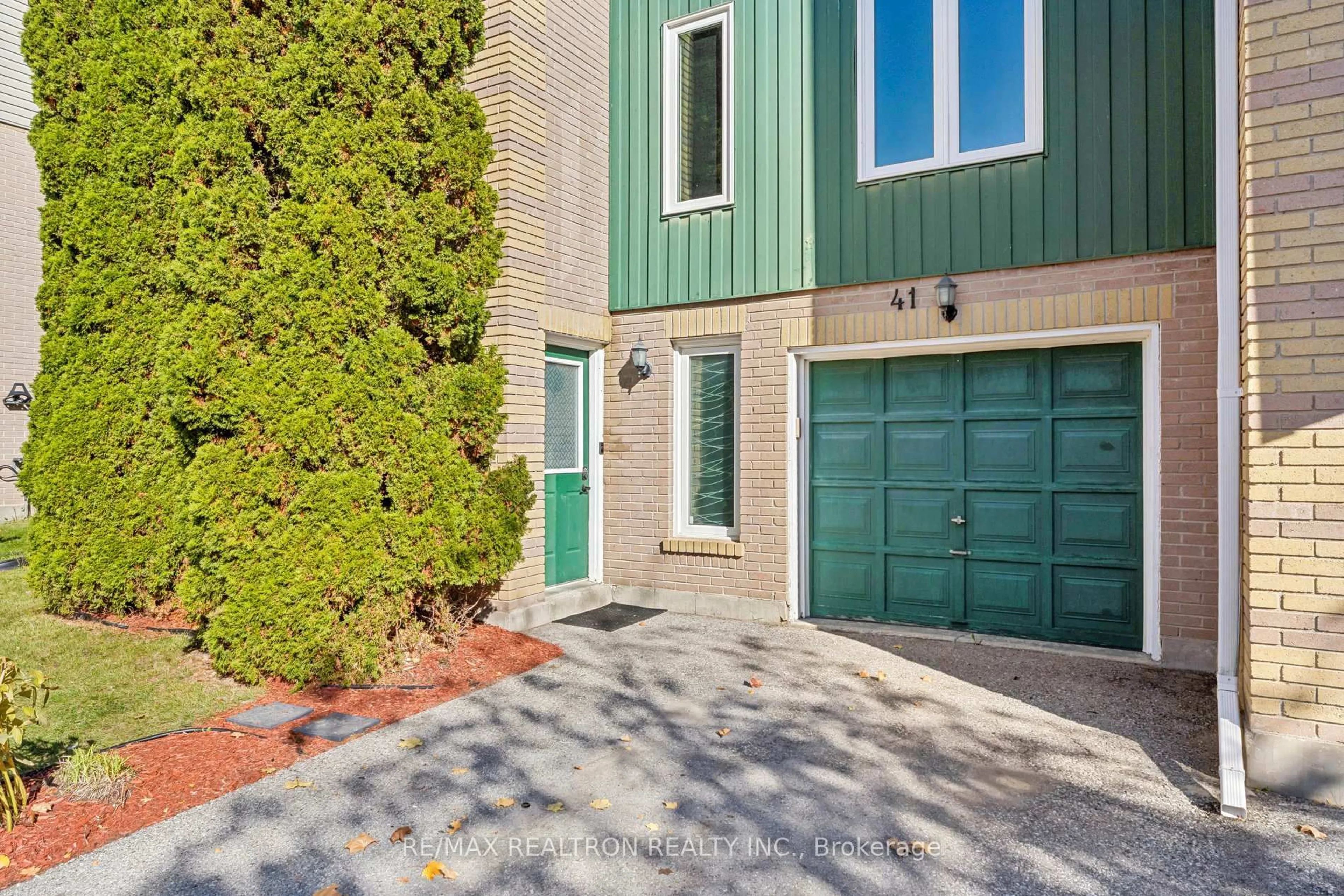 Unknown for 41 Annamaria Dr, Georgina Ontario L4P 3H7