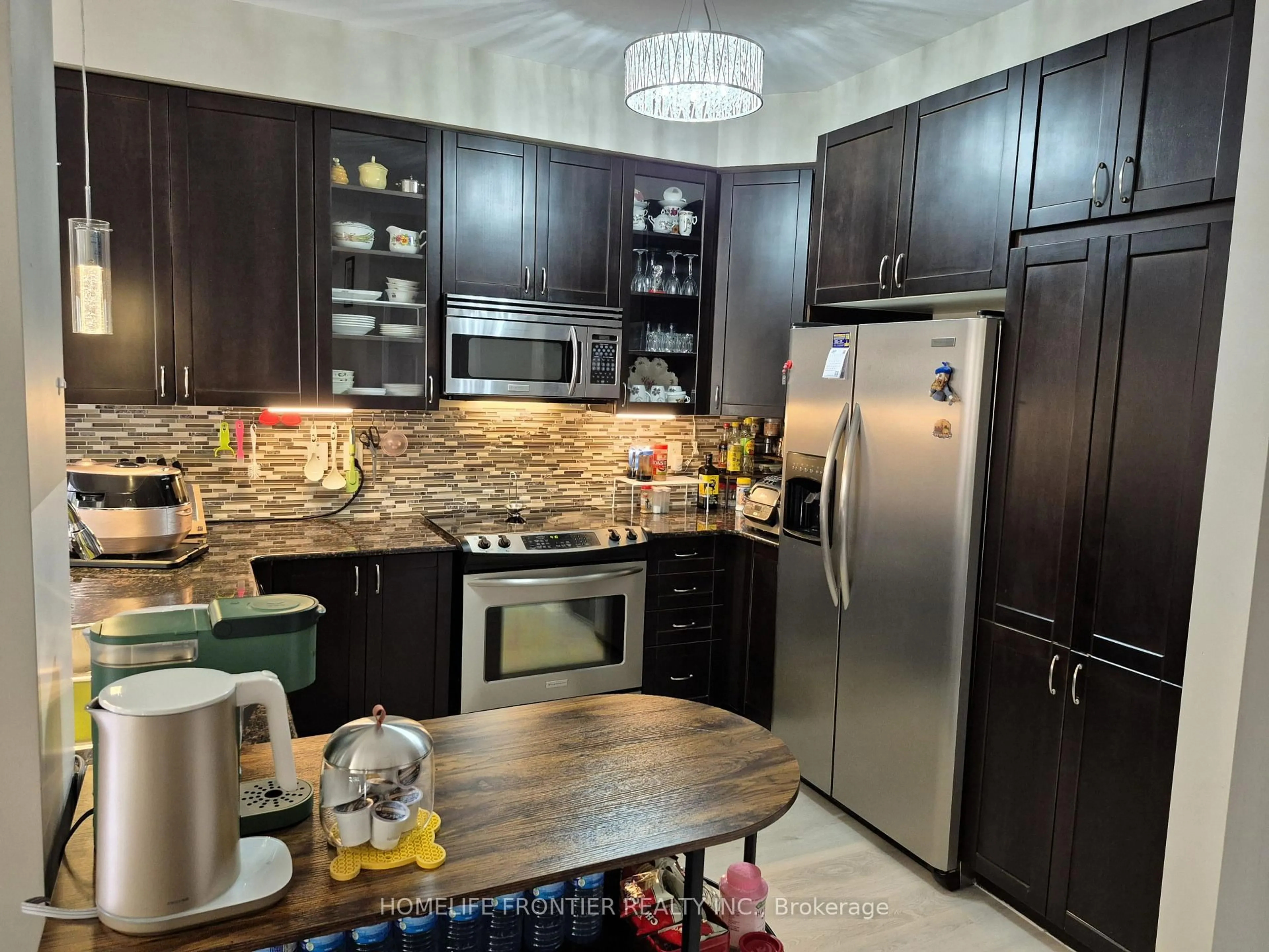 Open concept kitchen, unknown for 4 Riel Dr, Richmond Hill Ontario L4E 4W4