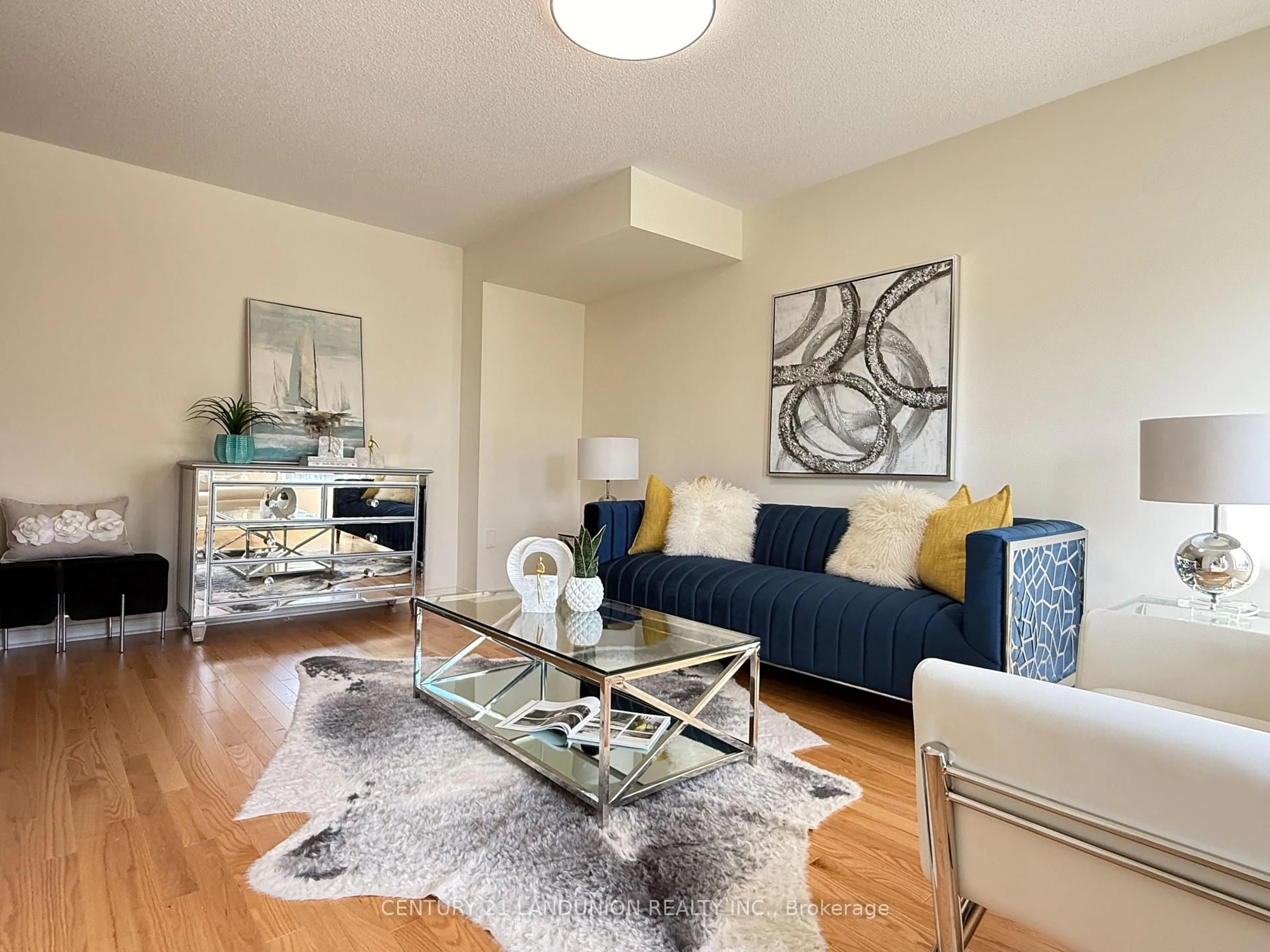 Living room with furniture, unknown for 26 Mcalister Ave, Richmond Hill Ontario L4S 0L3