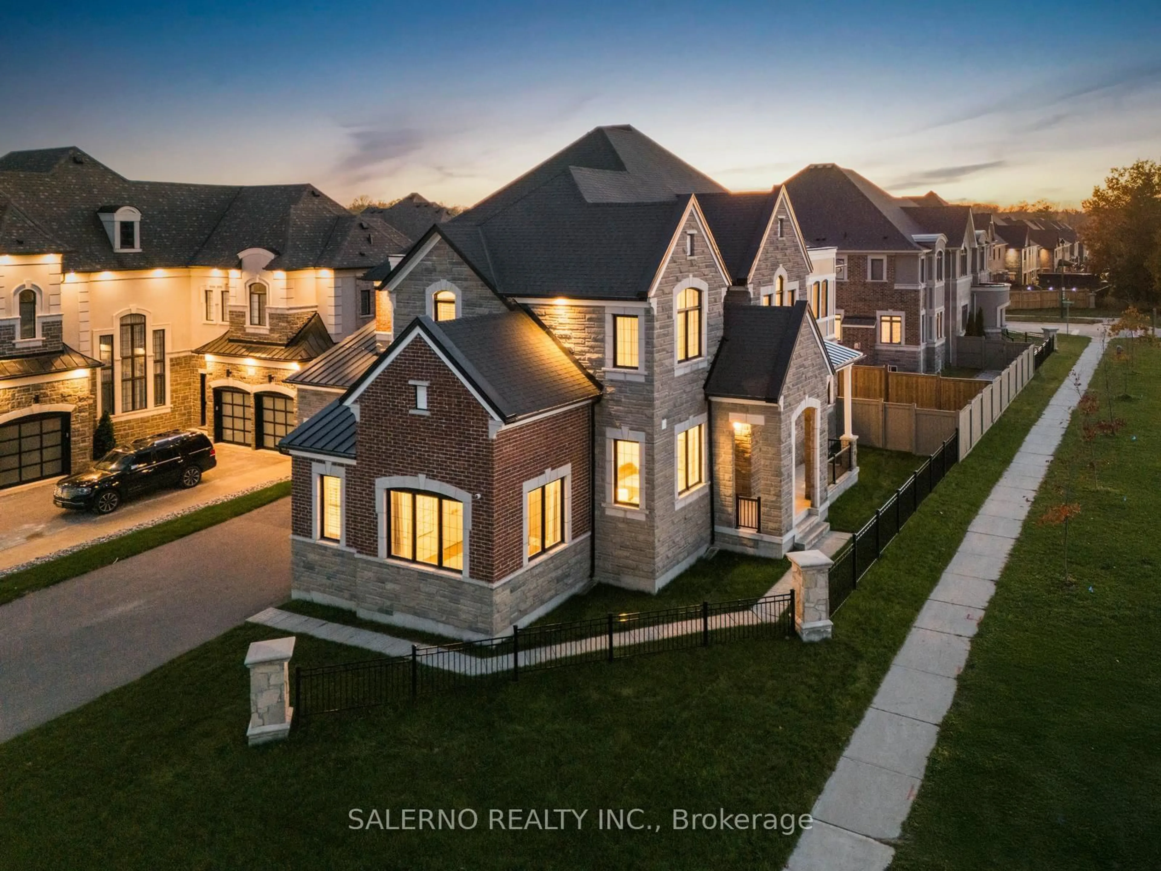 A pic from outside/outdoor area/front of a property/back of a property/a pic from drone, street for 10 Elmers Lane, King Ontario L7B 0P5