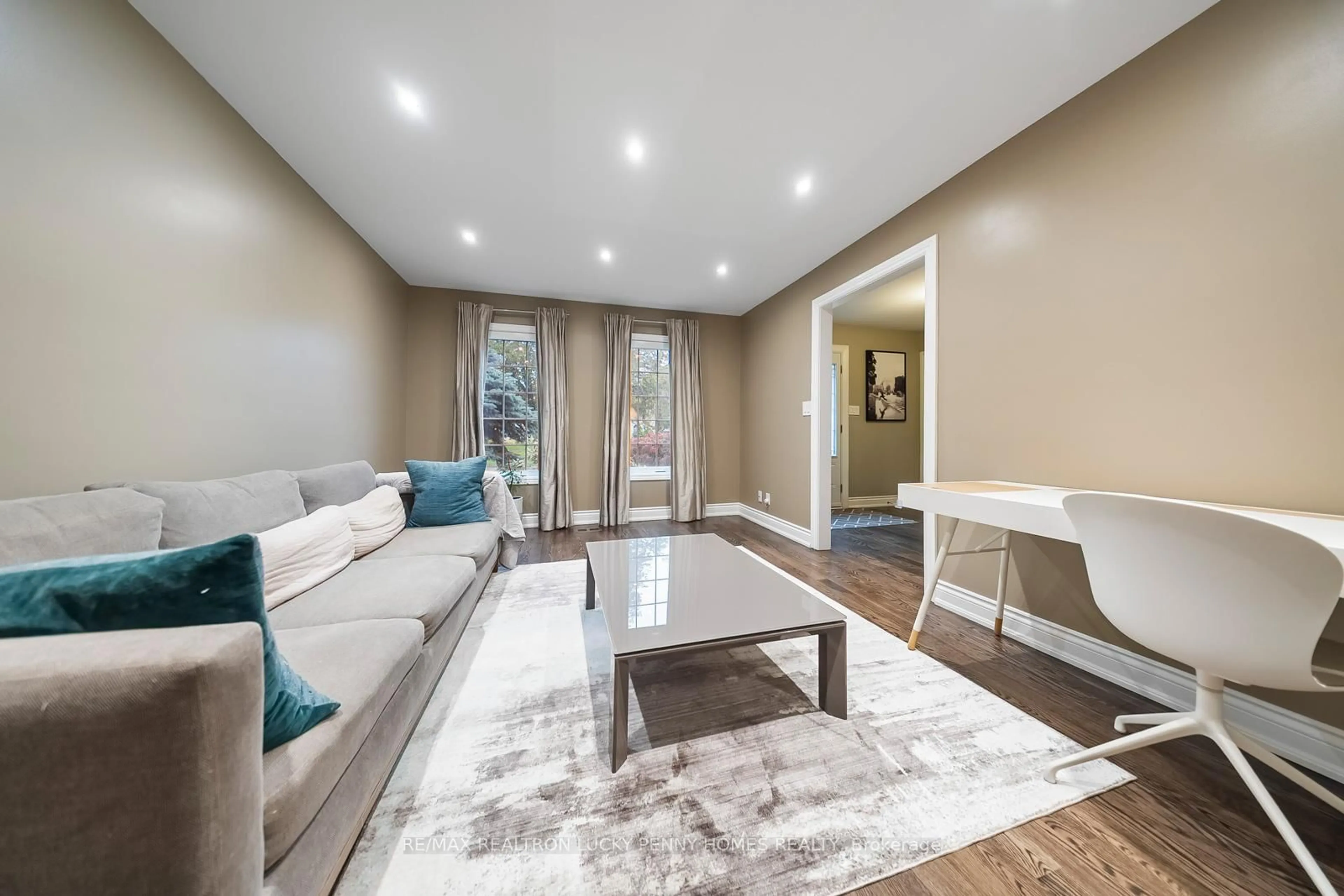 Living room with furniture, unknown for 57 Longwater Chse, Markham Ontario L3R 4A7