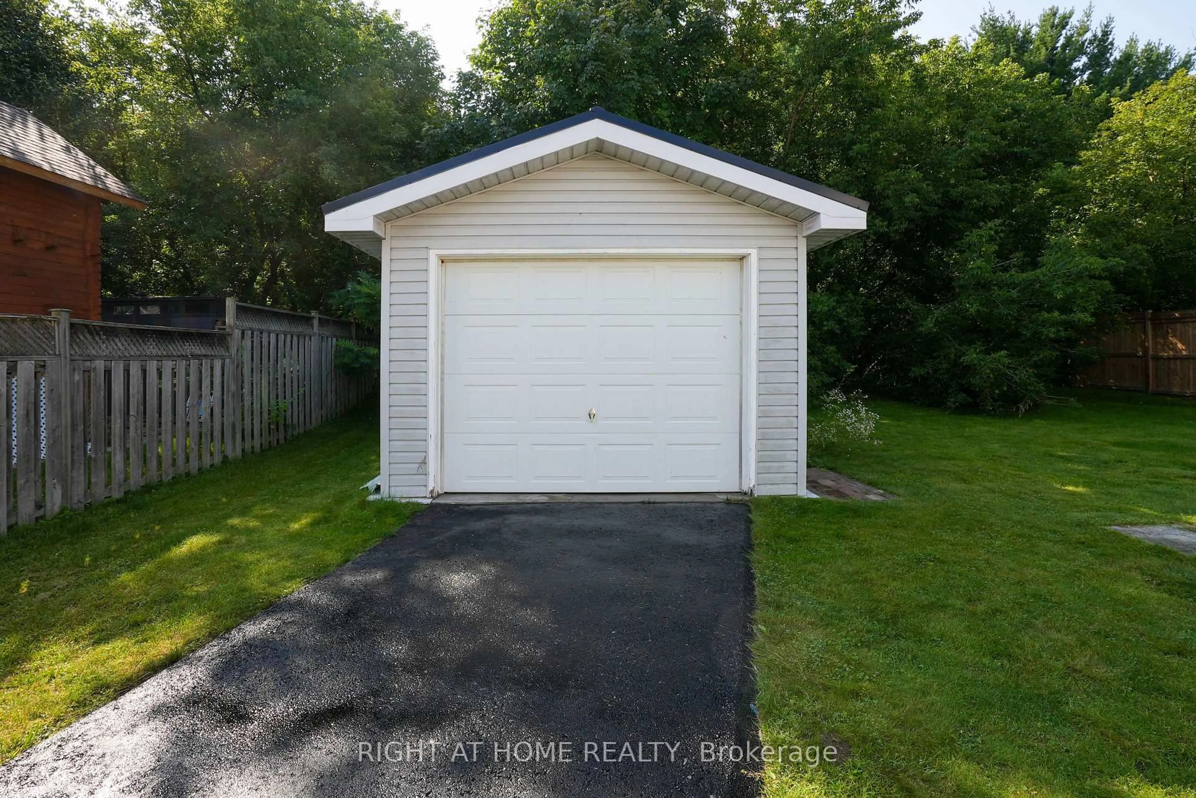 Unknown for 48 Michael St St, Essa Ontario L0M 1B2