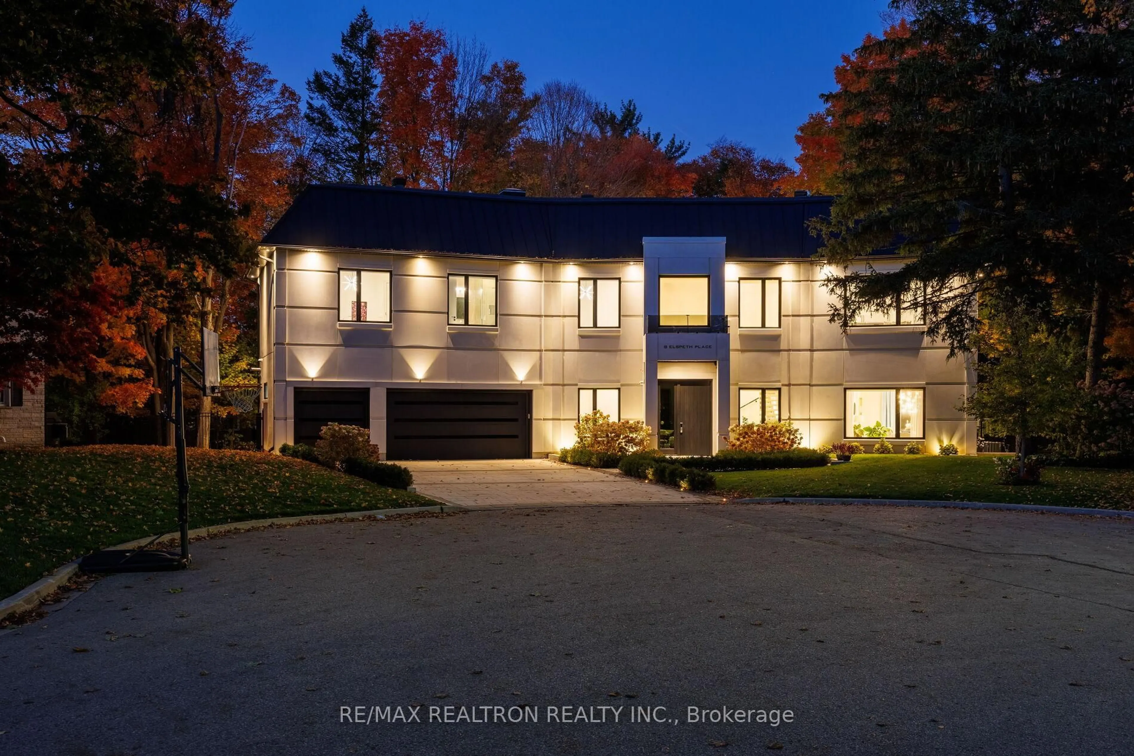 Home with brick exterior material, street for 8 Elspeth Pl, Markham Ontario L3T 1C4