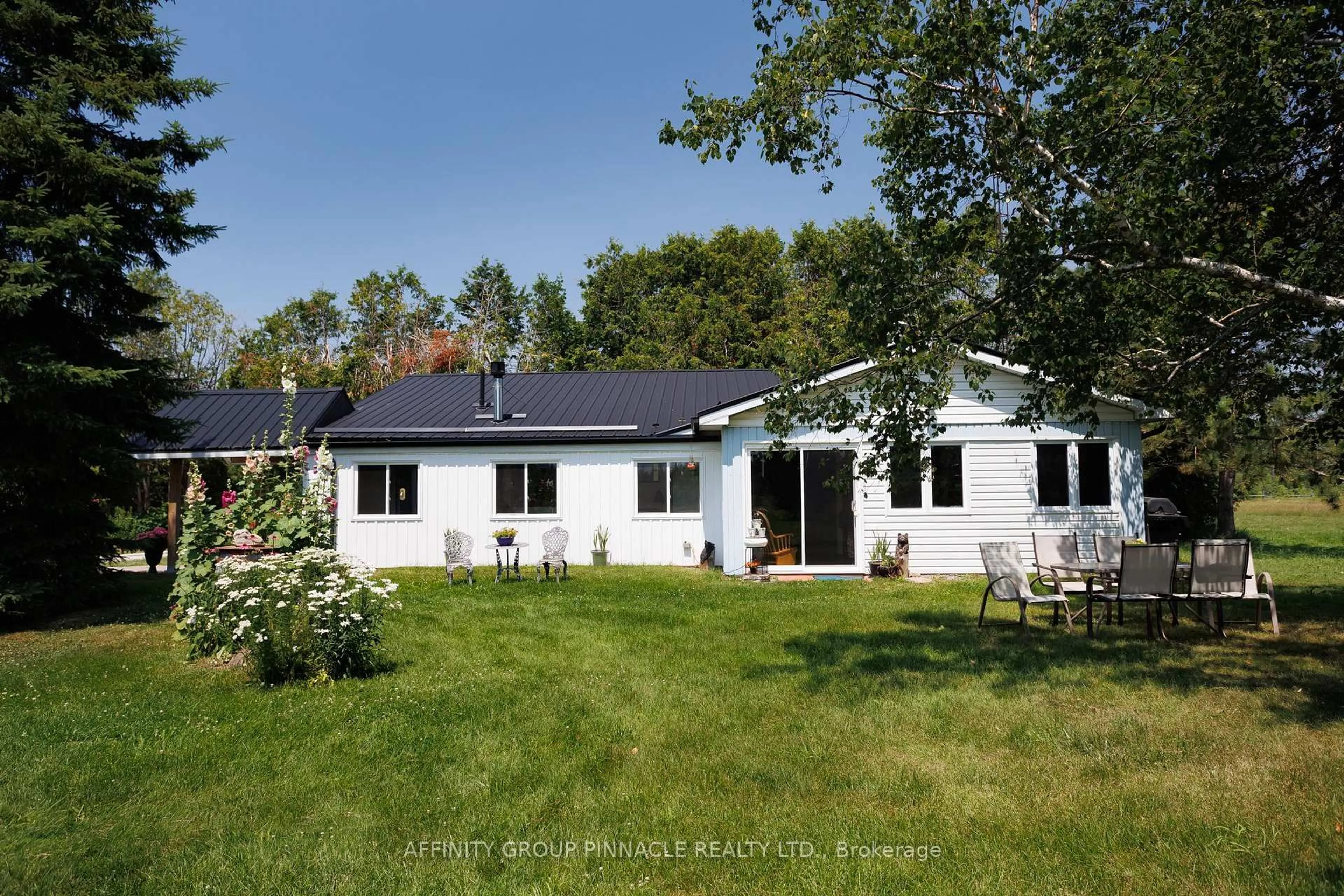 A pic from outside/outdoor area/front of a property/back of a property/a pic from drone, building for B1710 Conc Rd 8 Thorah Rd, Brock Ontario L0K 1A0