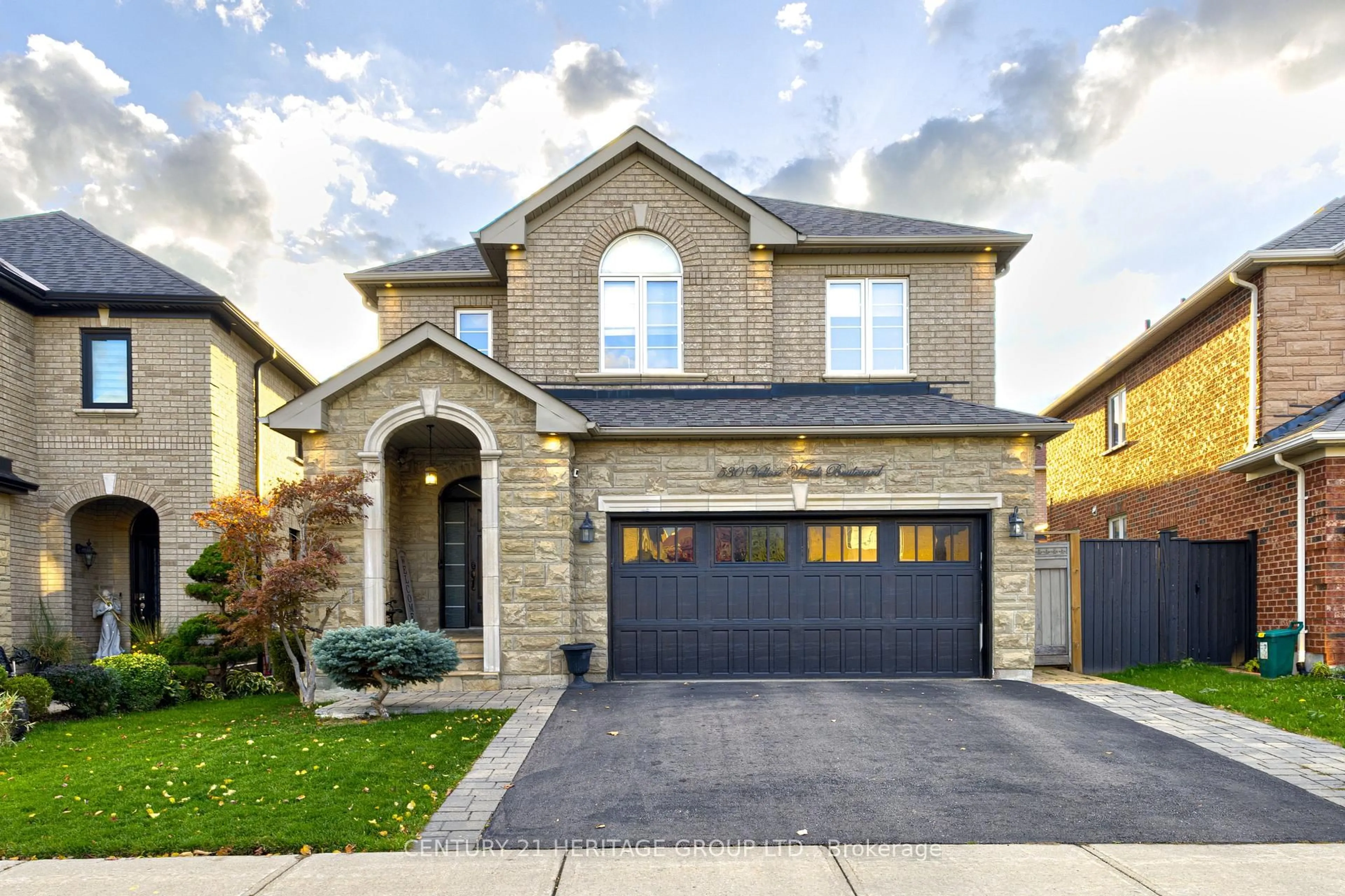 Home with brick exterior material, street for 530 Vellore Woods Blvd, Vaughan Ontario L4H 2W3