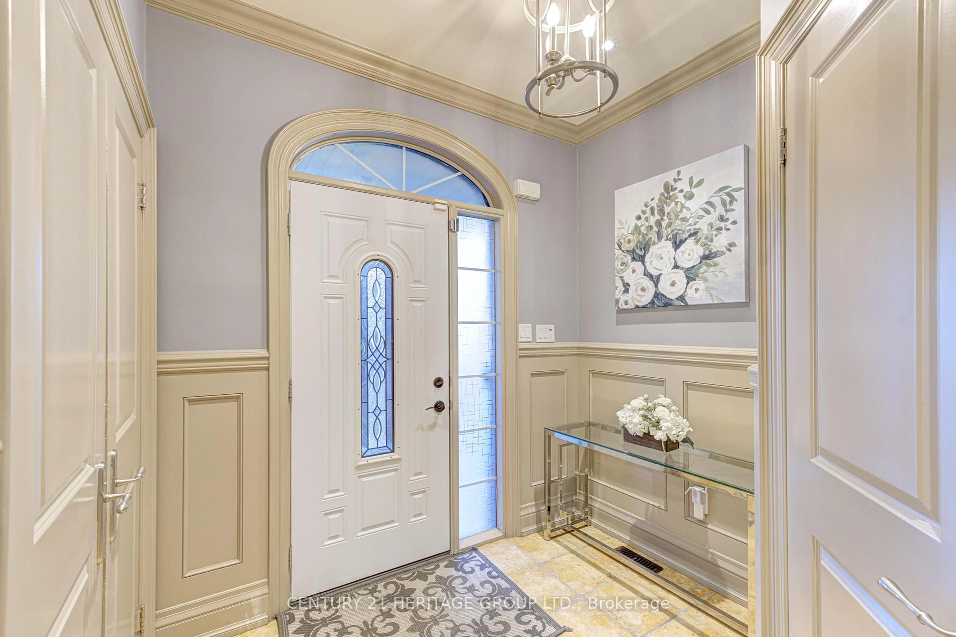 Indoor entryway for 530 Vellore Woods Blvd, Vaughan Ontario L4H 2W3