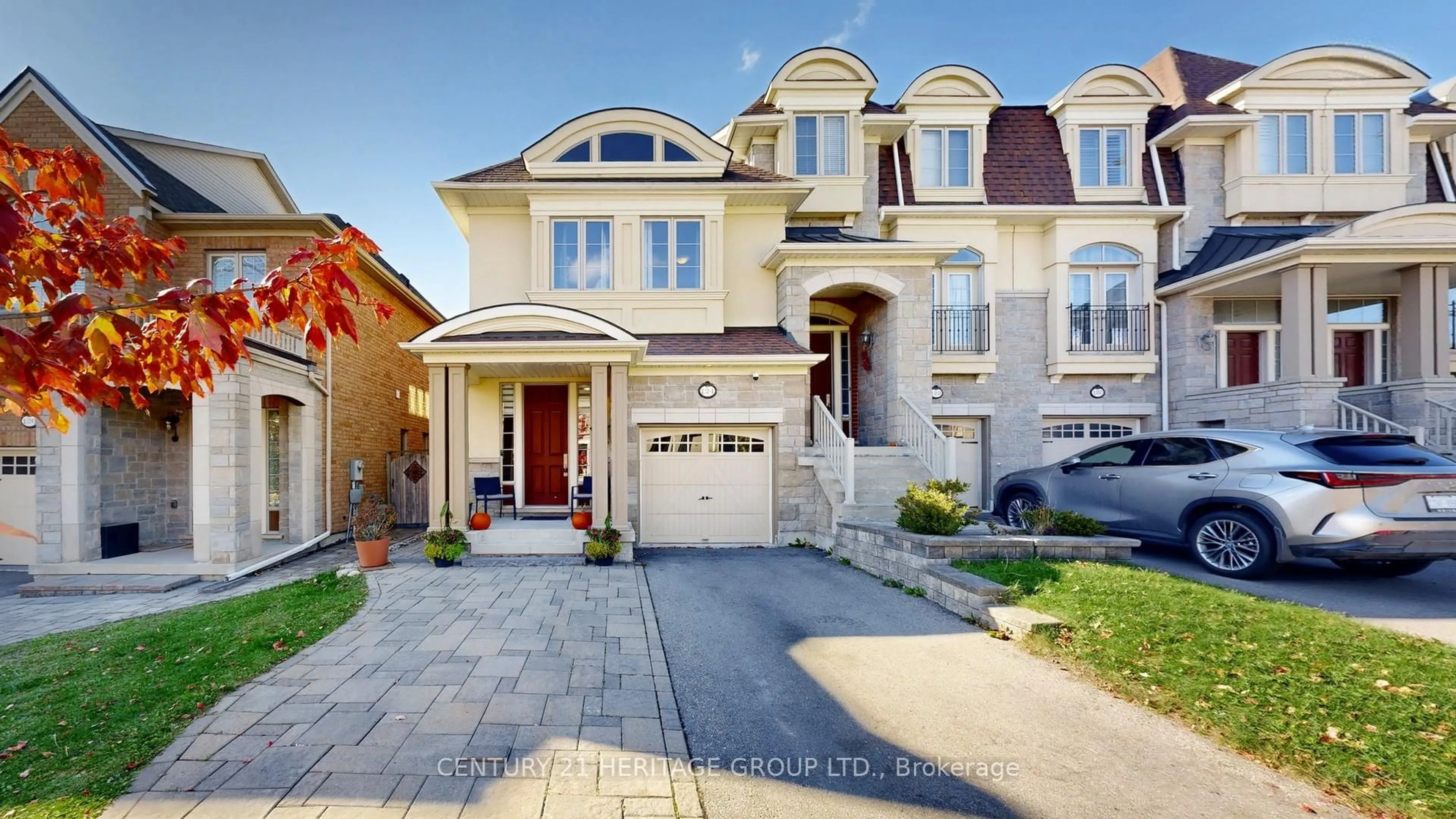 Home with brick exterior material, street for 124 Lacewood Dr, Richmond Hill Ontario L4S 0E5
