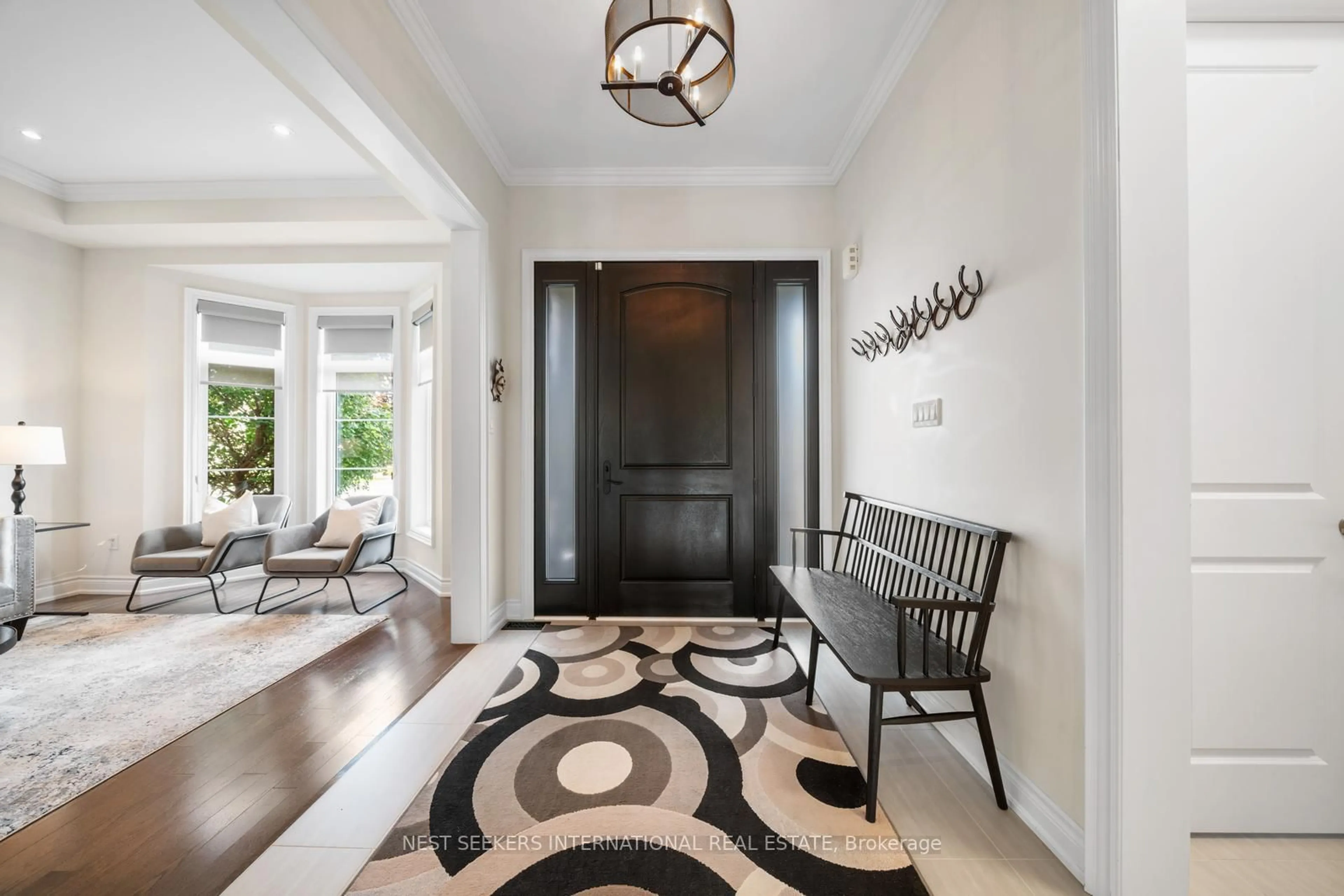 Indoor entryway for 9 Larkin Ave, King Ontario L7B 0N8