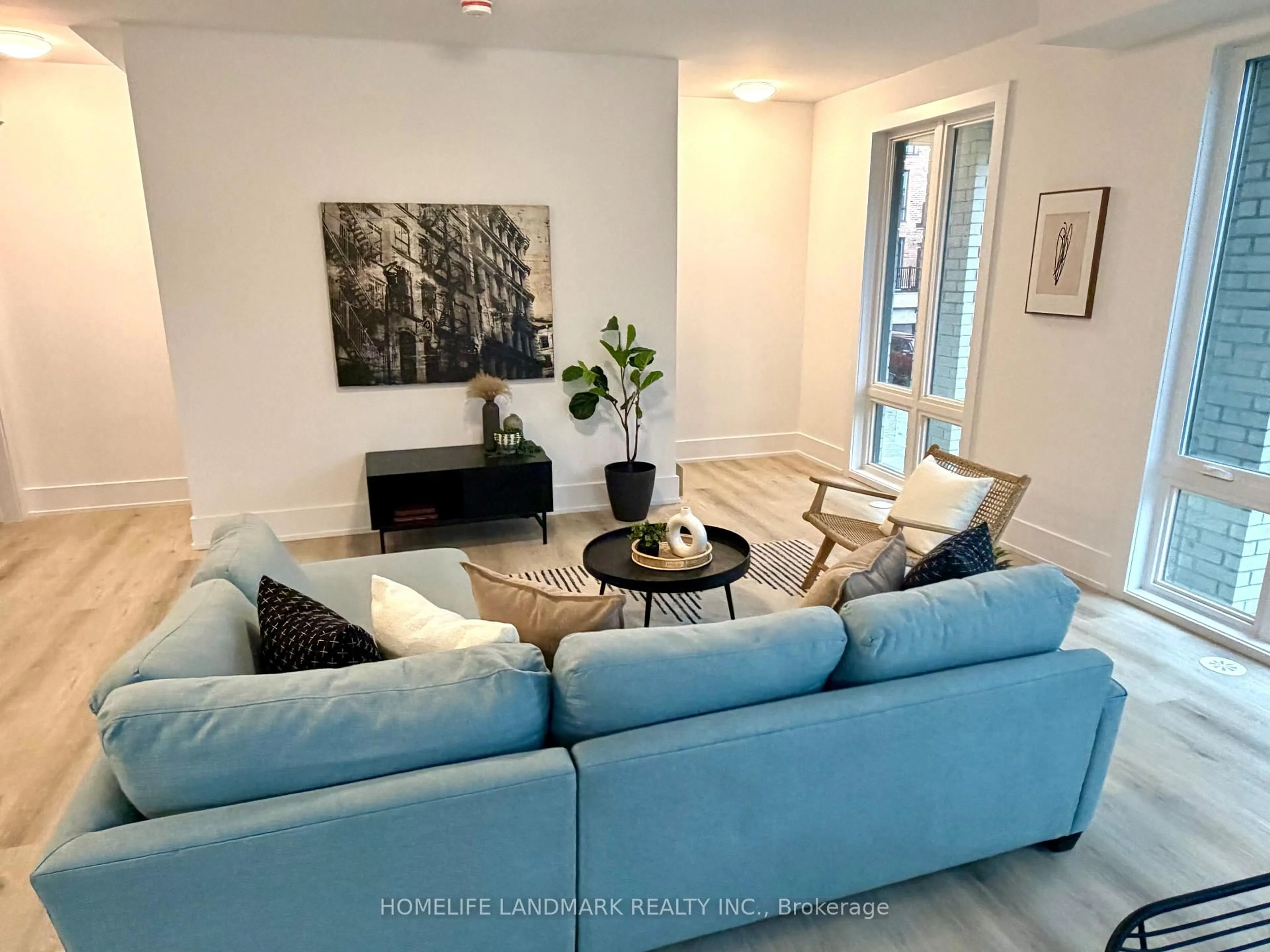 Living room with furniture, unknown for 12 Bancroft Lane, Richmond Hill Ontario L4E 1M1