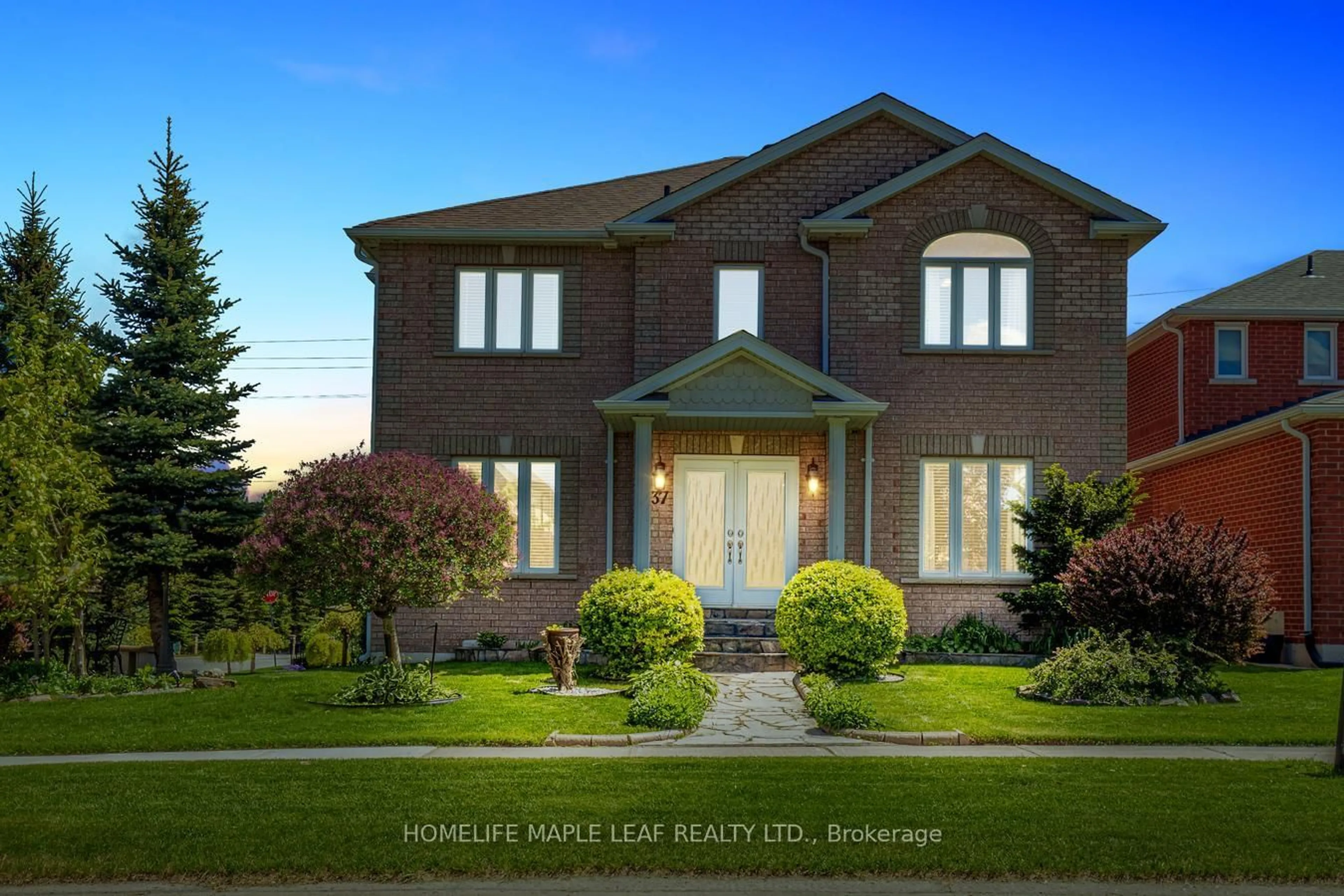 Home with brick exterior material, street for 37 Saint Ave, Bradford West Gwillimbury Ontario L3Z 3E6