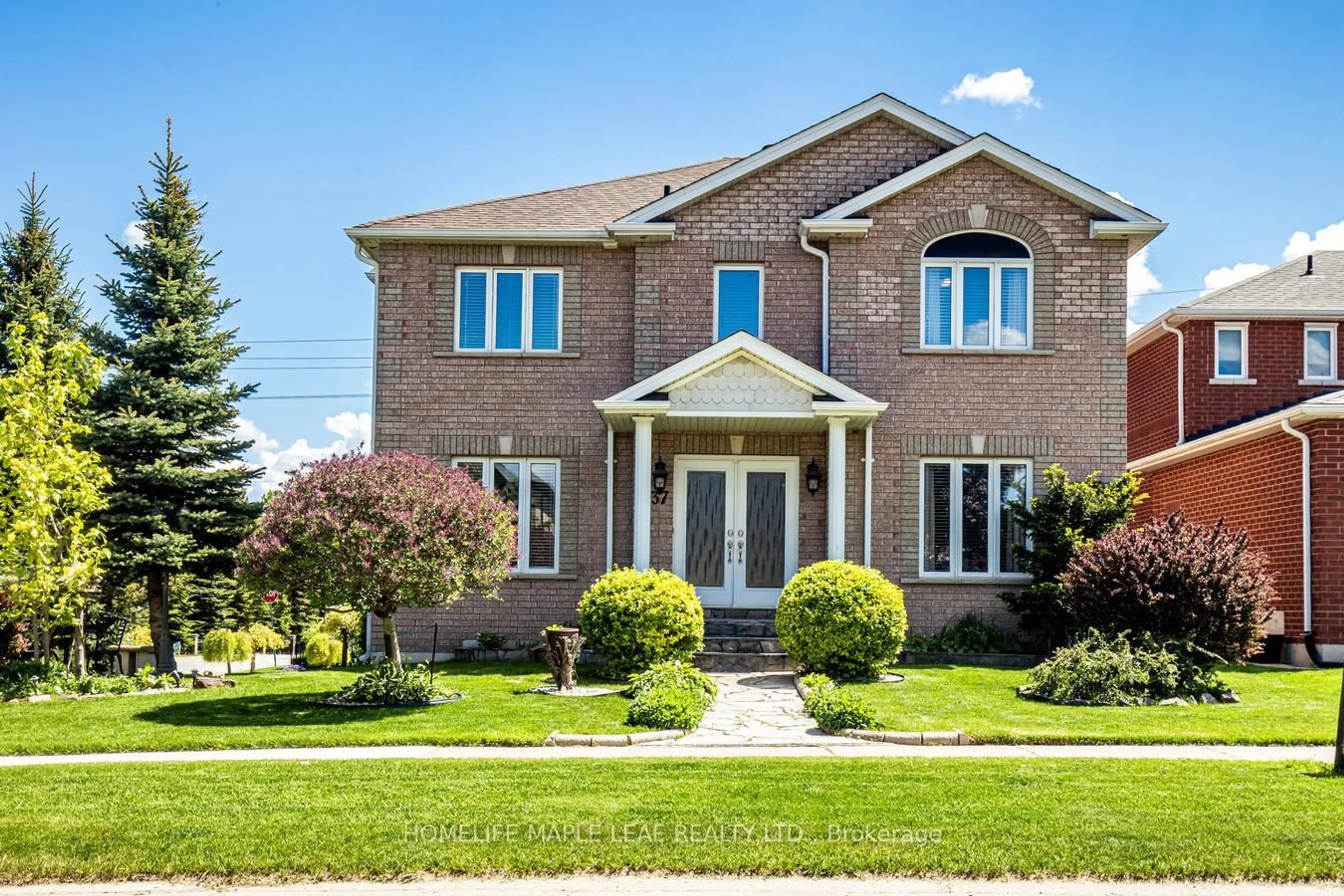 Home with brick exterior material, street for 37 Saint Ave, Bradford West Gwillimbury Ontario L3Z 3E6