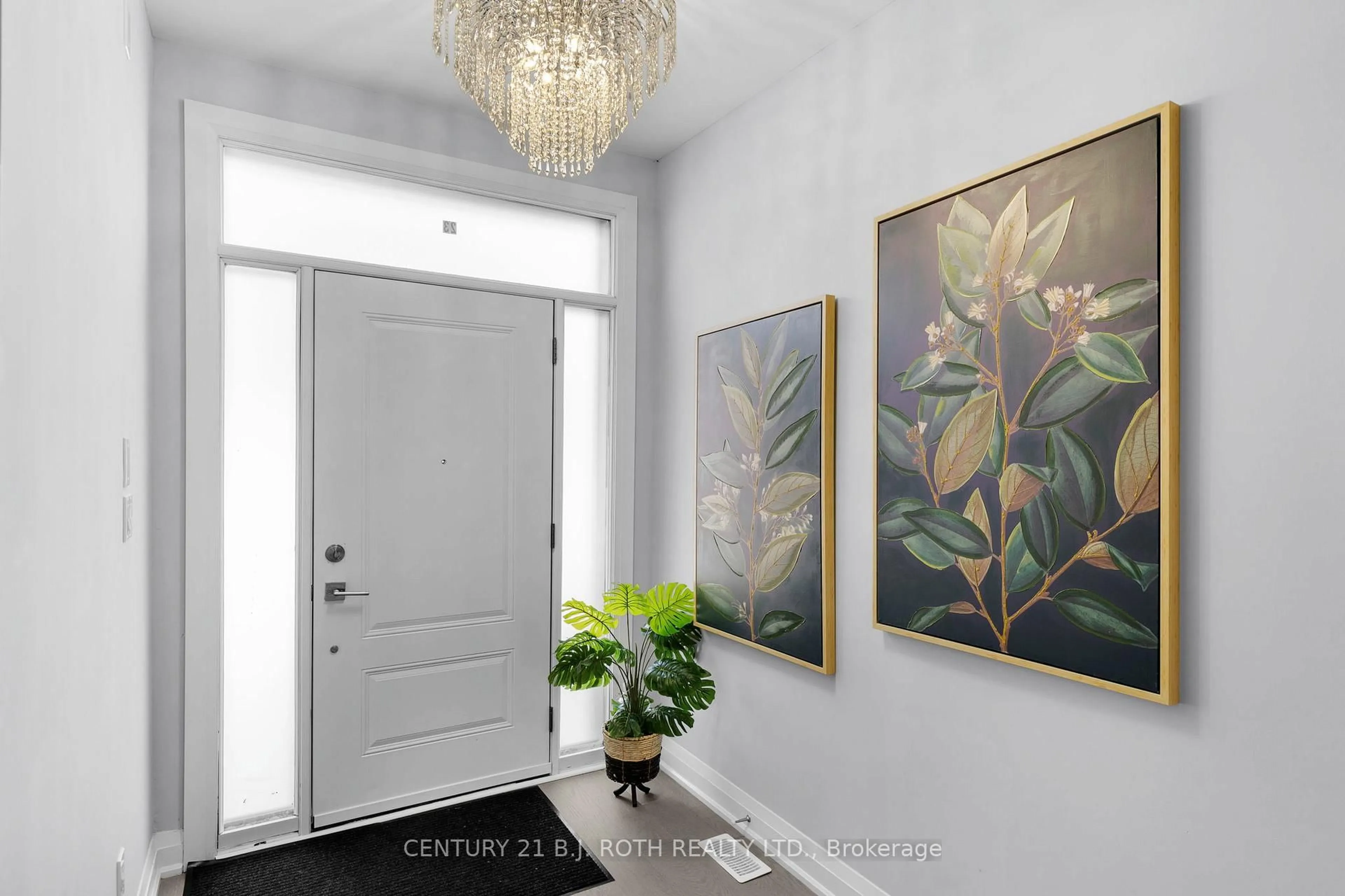 Indoor entryway for 260 Eagle St #23, Newmarket Ontario L3Y 1K1