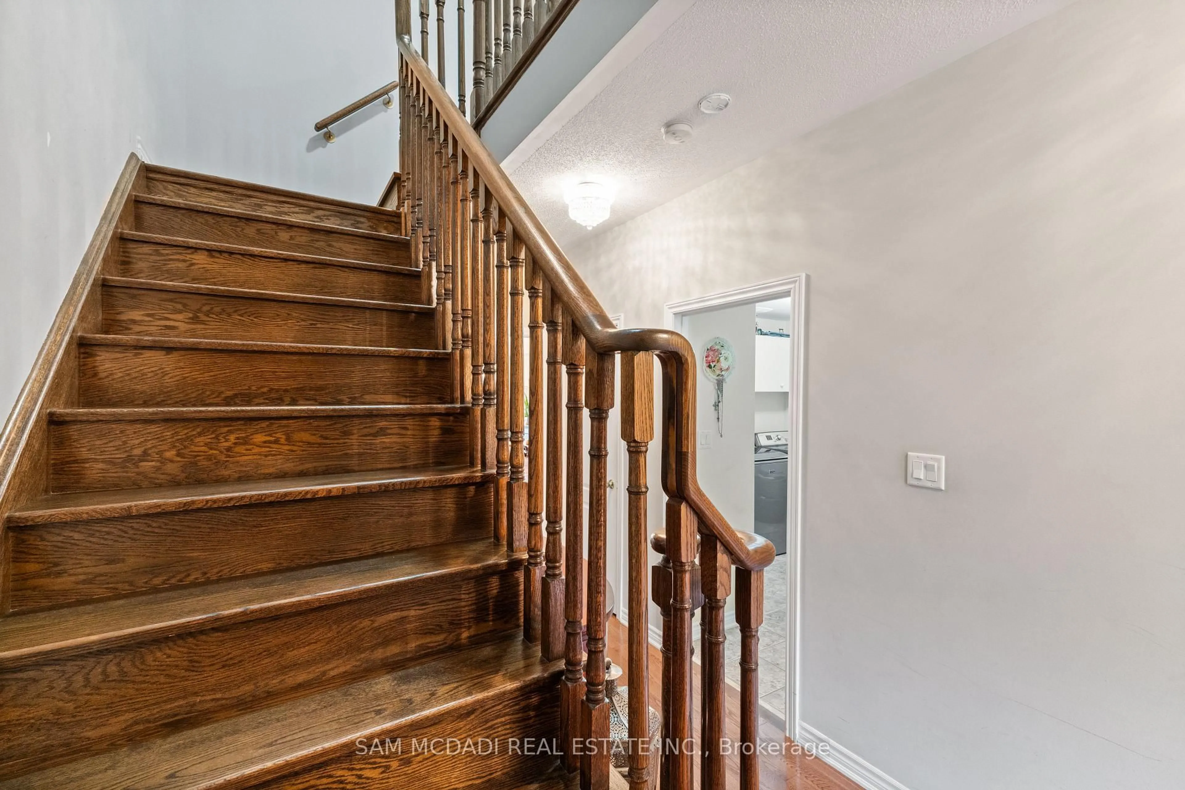 Stairs for 30 Zachary Pl, Vaughan Ontario L4H 0C2