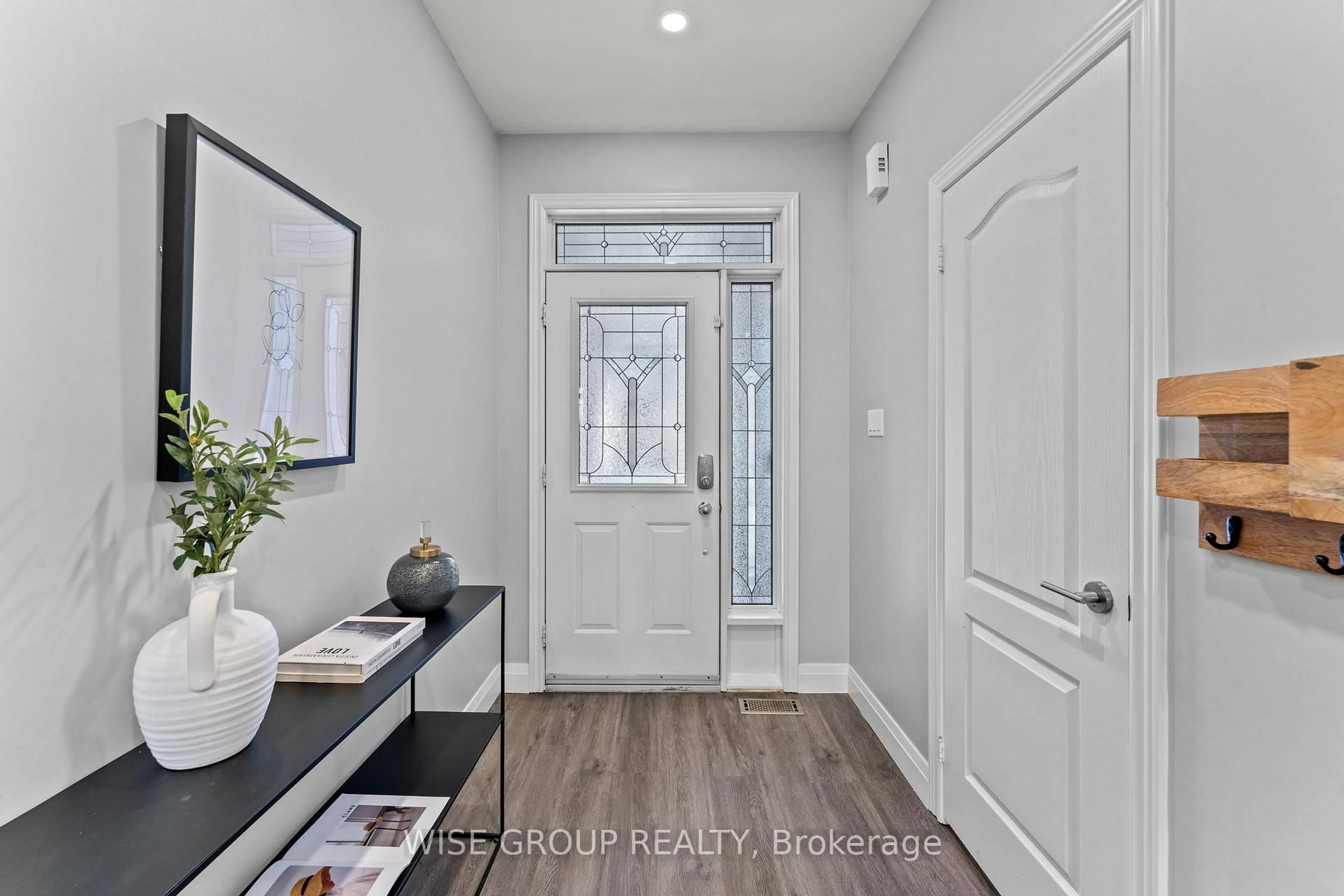 Indoor entryway for 125 Mistywood Cres, Vaughan Ontario L4J 9K3