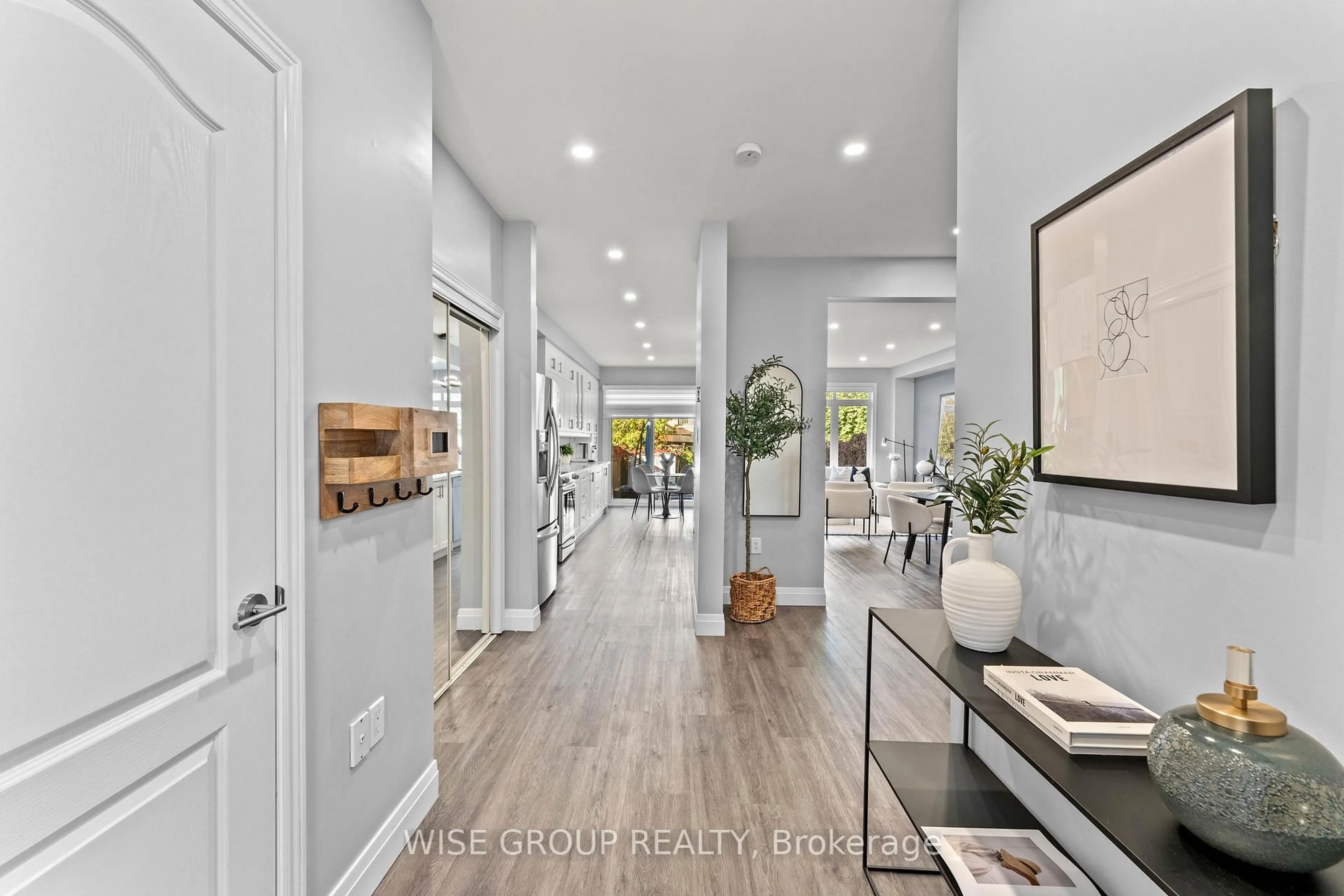 Indoor entryway for 125 Mistywood Cres, Vaughan Ontario L4J 9K3