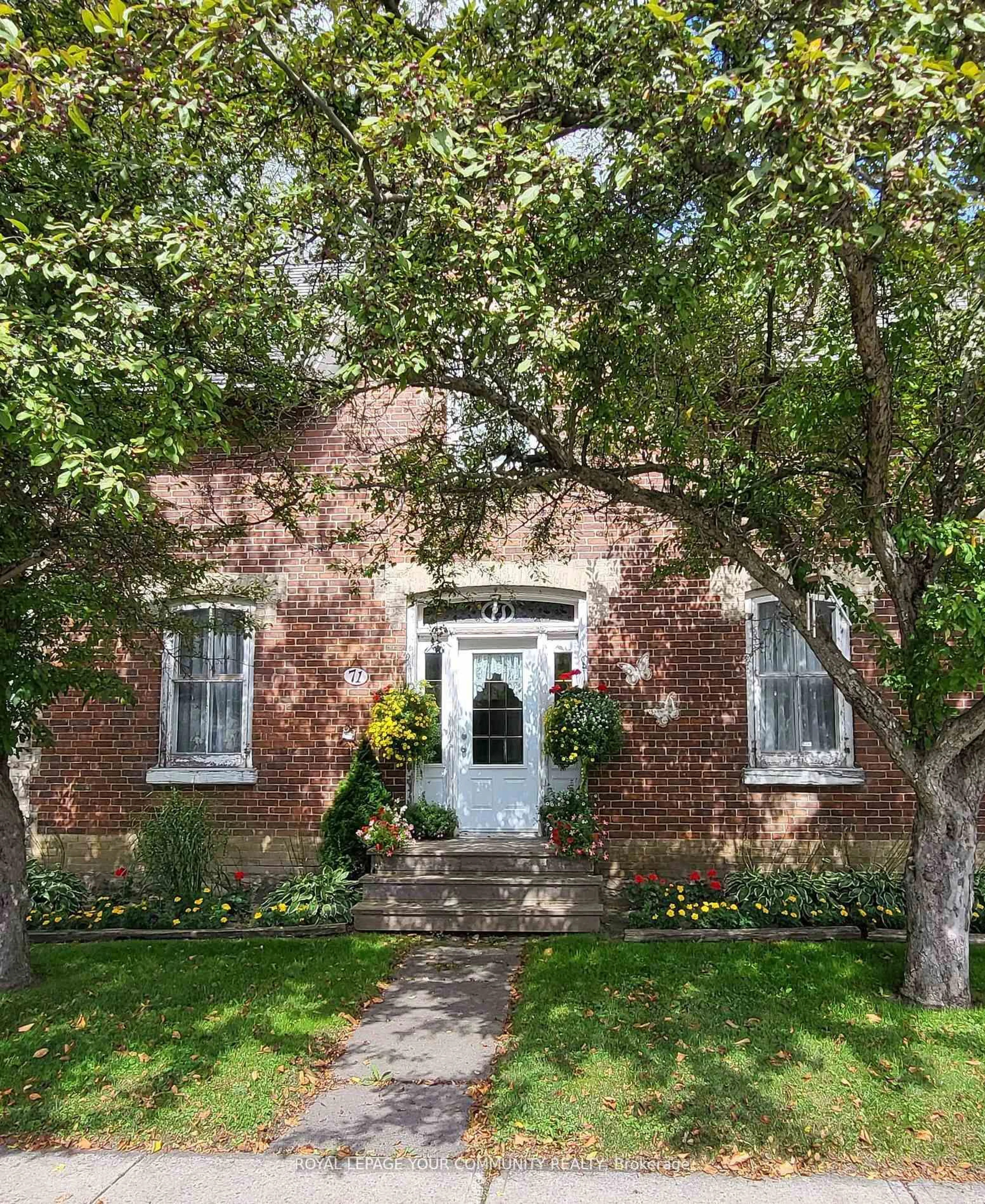 Home with brick exterior material, street for 71 High St, Georgina Ontario L0E 1R0