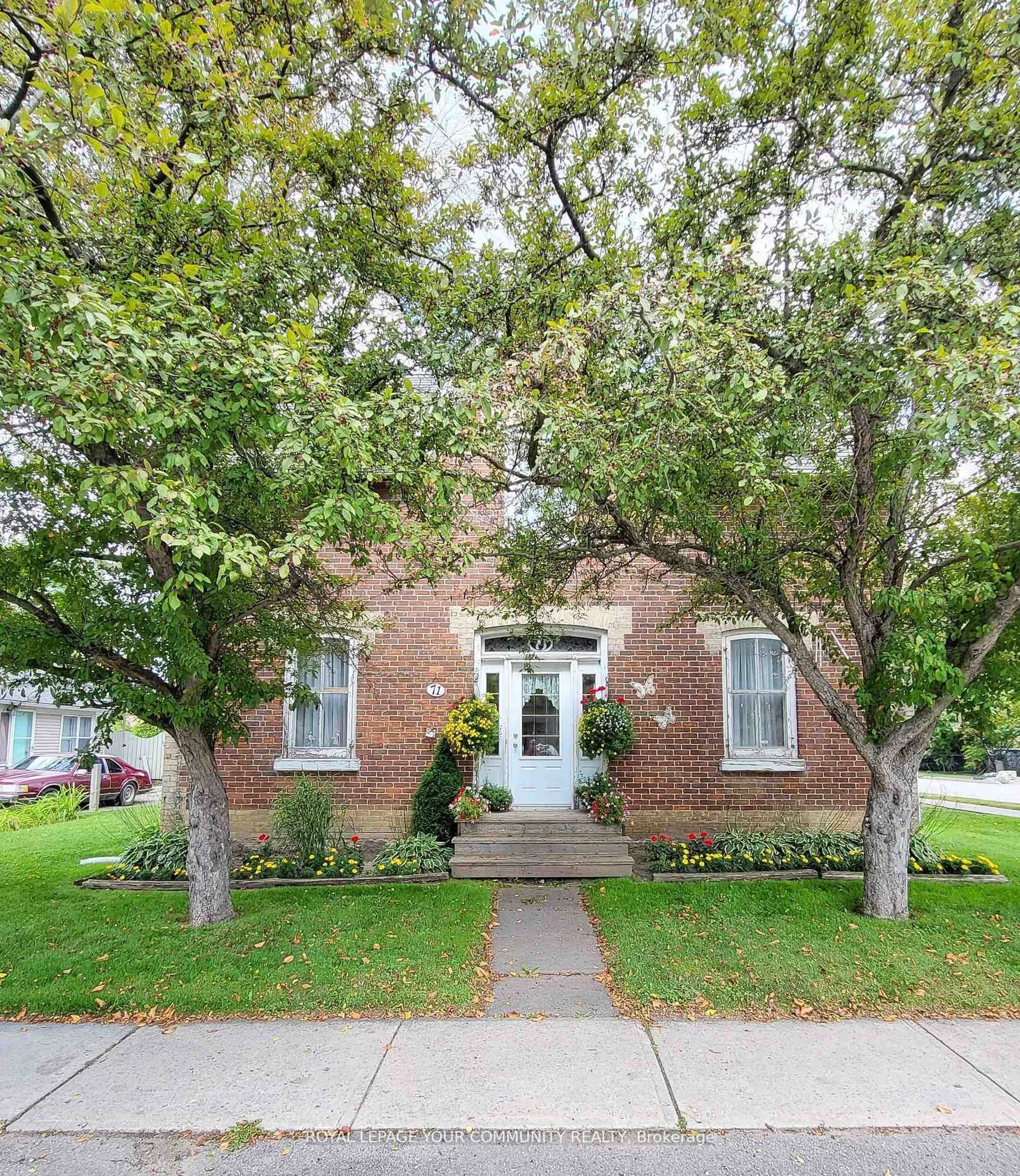 Home with brick exterior material, street for 71 High St, Georgina Ontario L0E 1R0