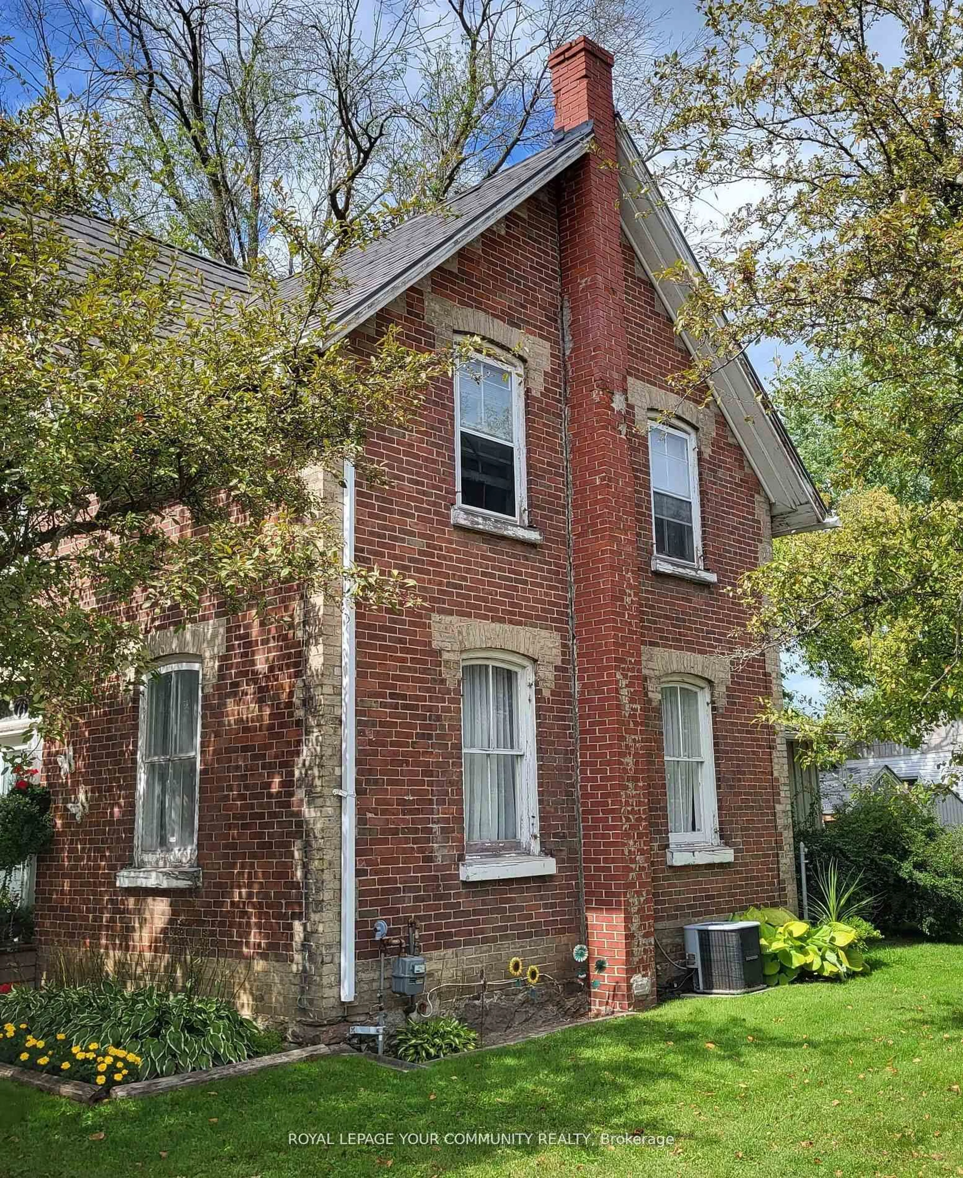 Home with brick exterior material, street for 71 High St, Georgina Ontario L0E 1R0