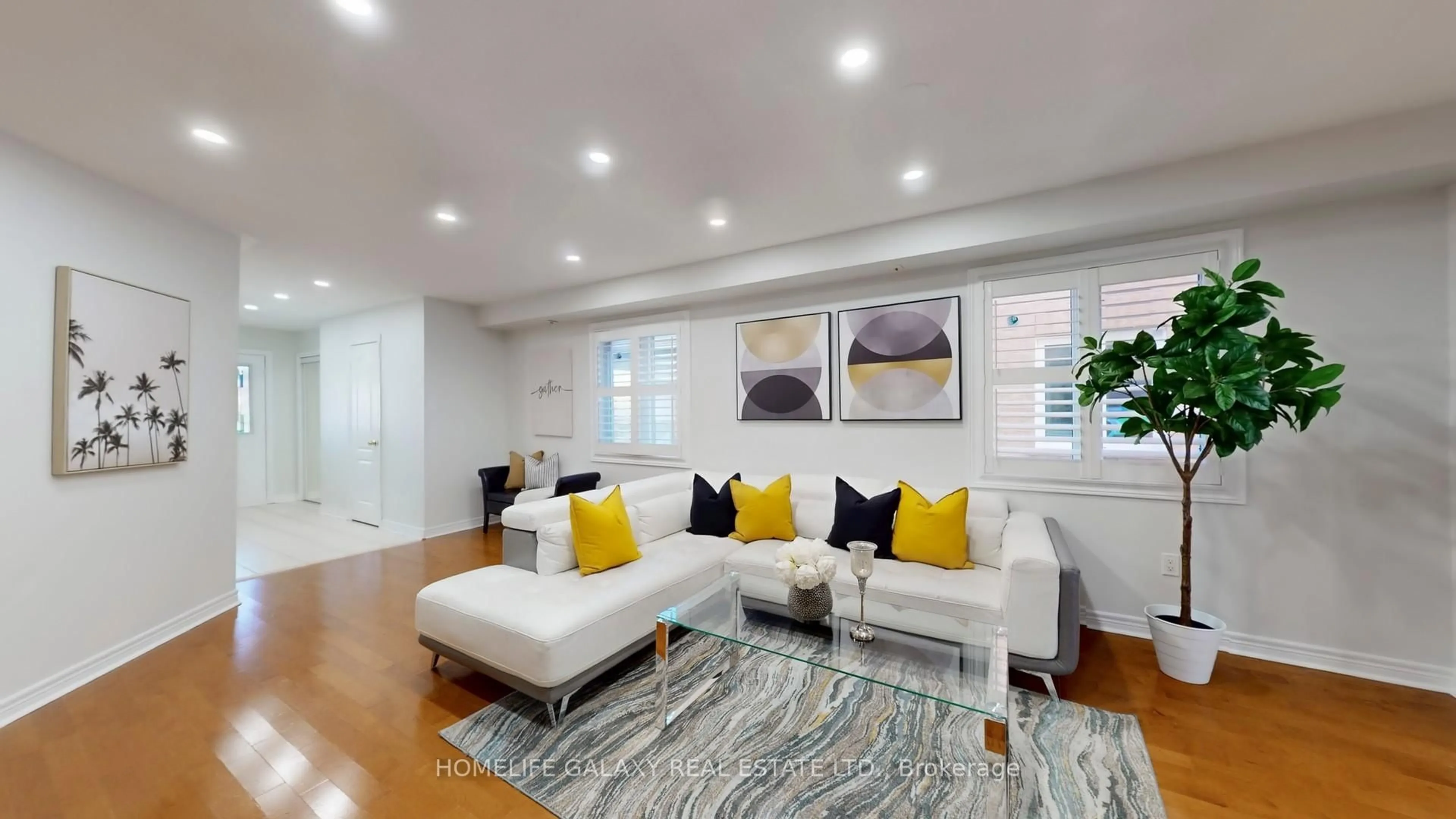 Living room with furniture, unknown for 302 Redstone Rd, Richmond Hill Ontario L4S 2V6