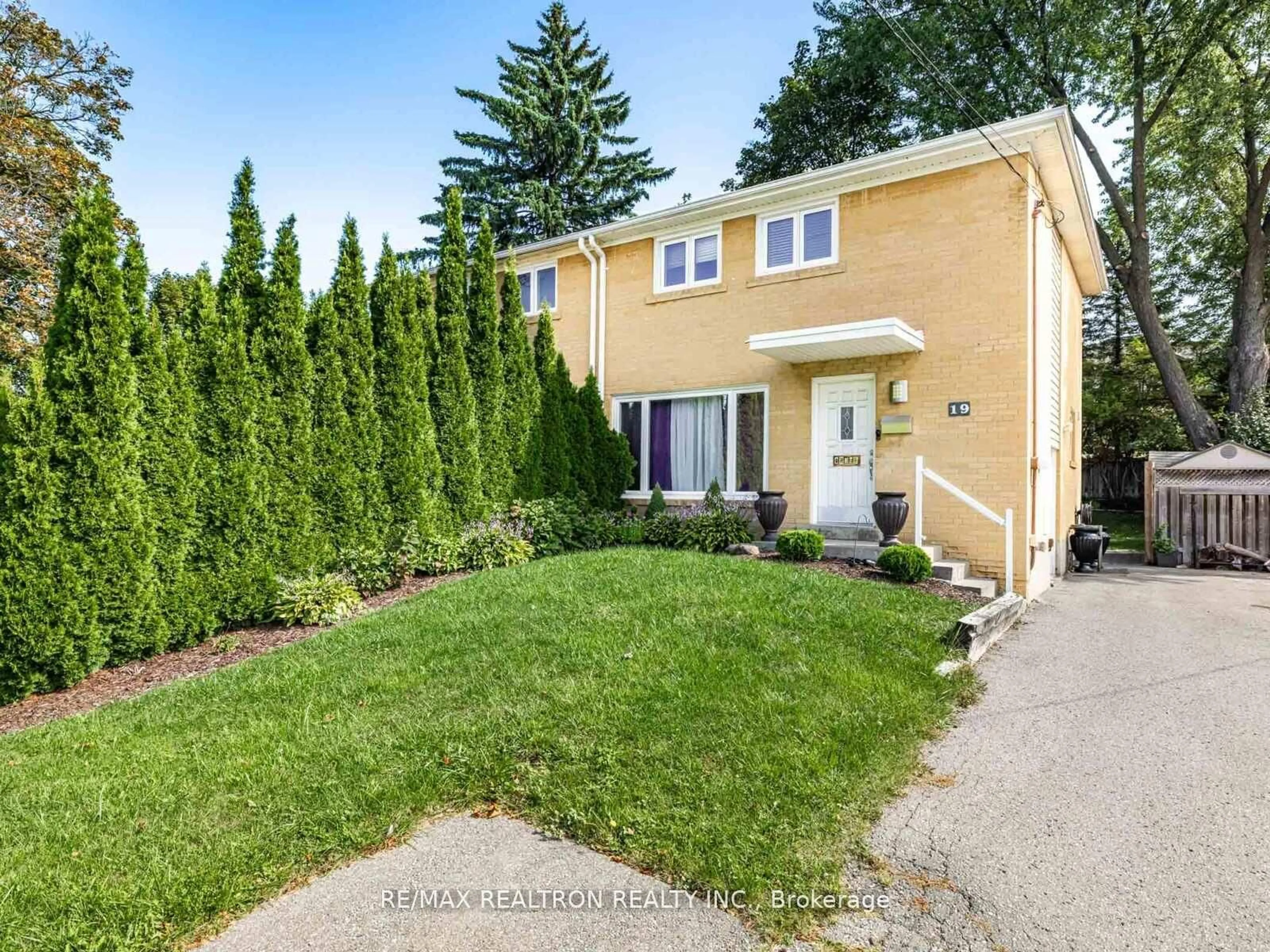 Unknown for 19 Davis Rd, Aurora Ontario L4G 2B4