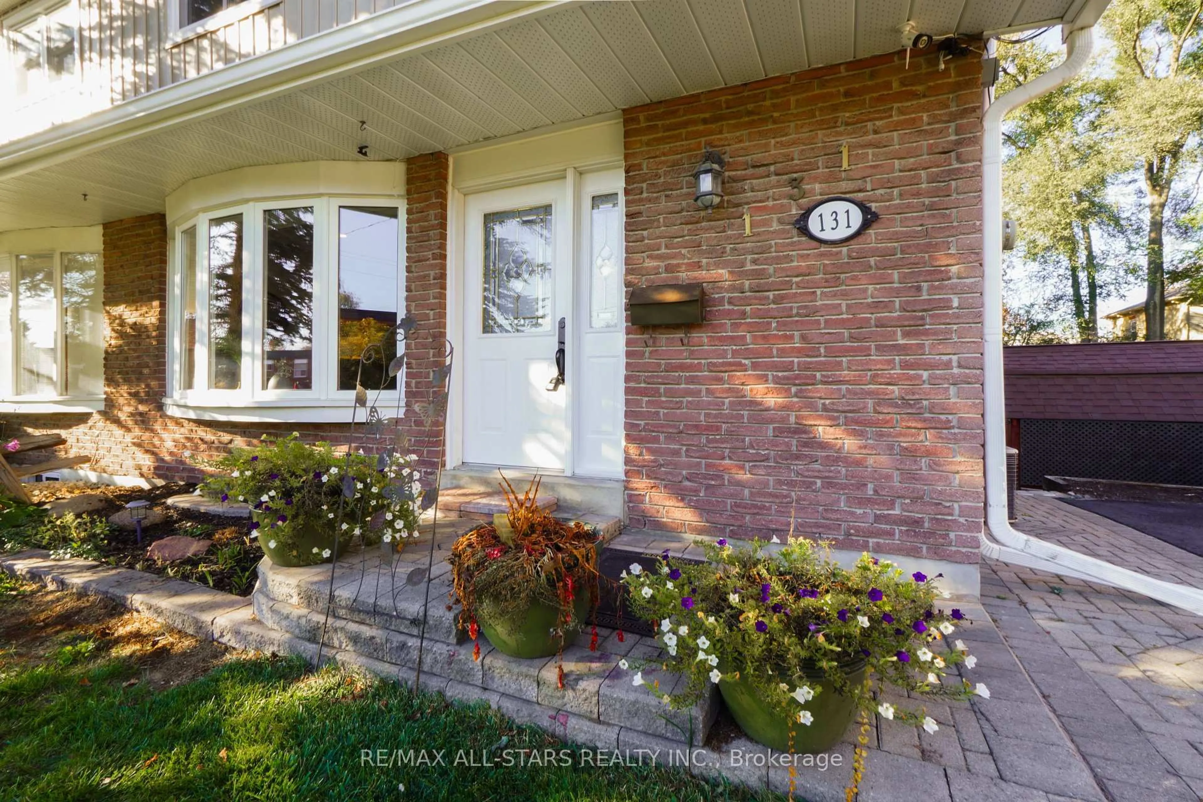 Home with brick exterior material, street for 131 Colborne St, Uxbridge Ontario L9P 1H2