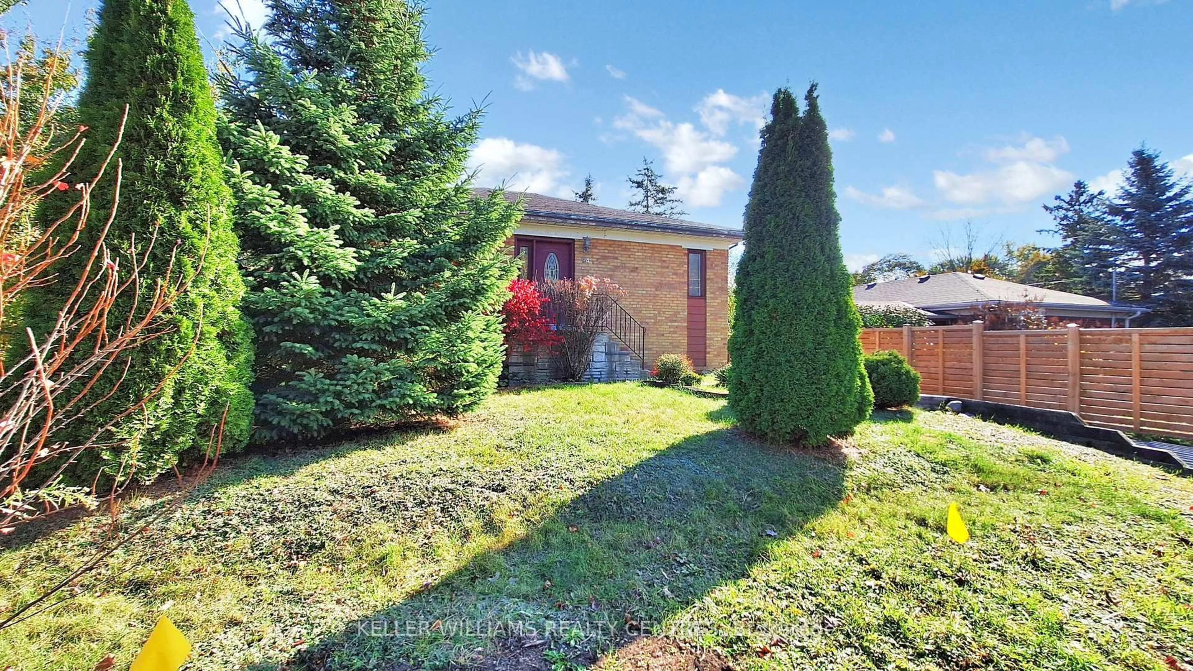 Unknown for 94 Queen St, Newmarket Ontario L3Y 2E8