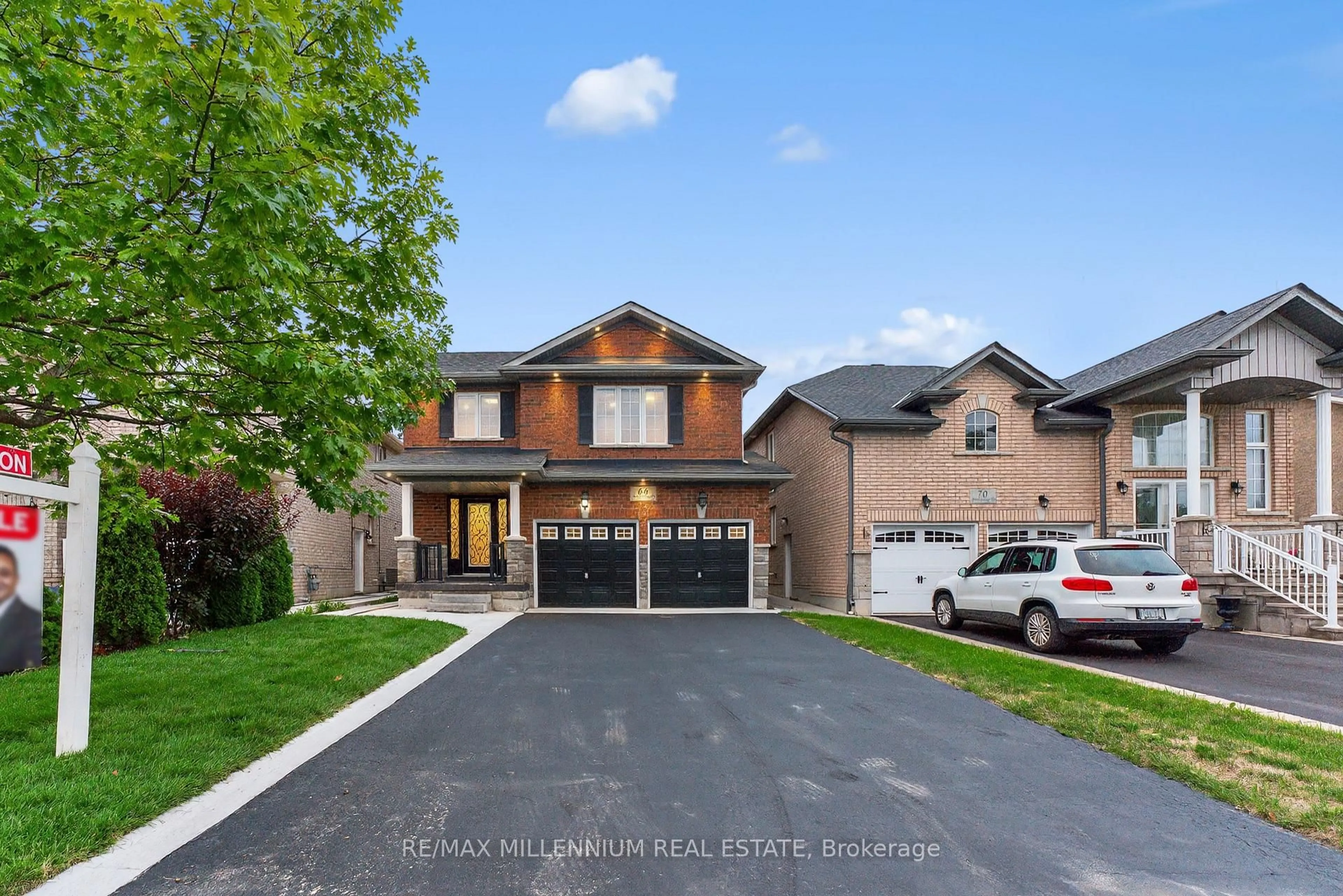 Home with brick exterior material, street for 66 Armstrong Cres, Bradford West Gwillimbury Ontario L3Z 0L2