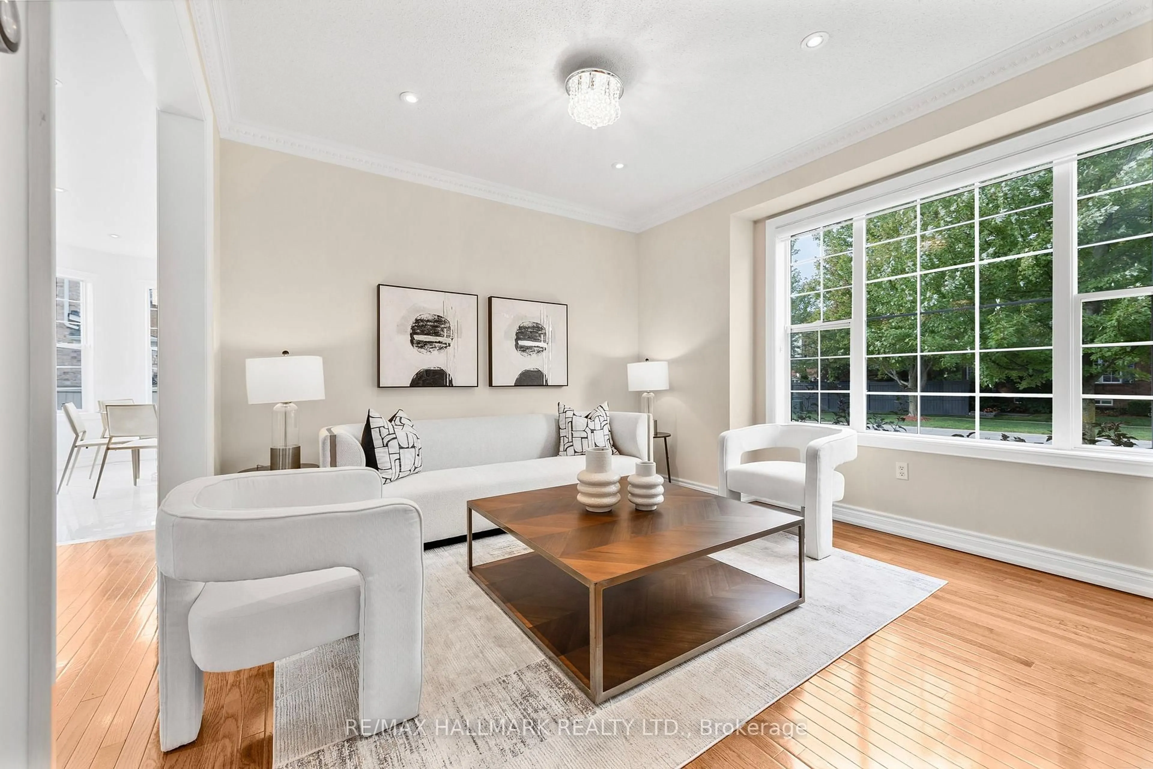 Living room with furniture, unknown for 7 Delphinium Ave, Richmond Hill Ontario L4E 4V1