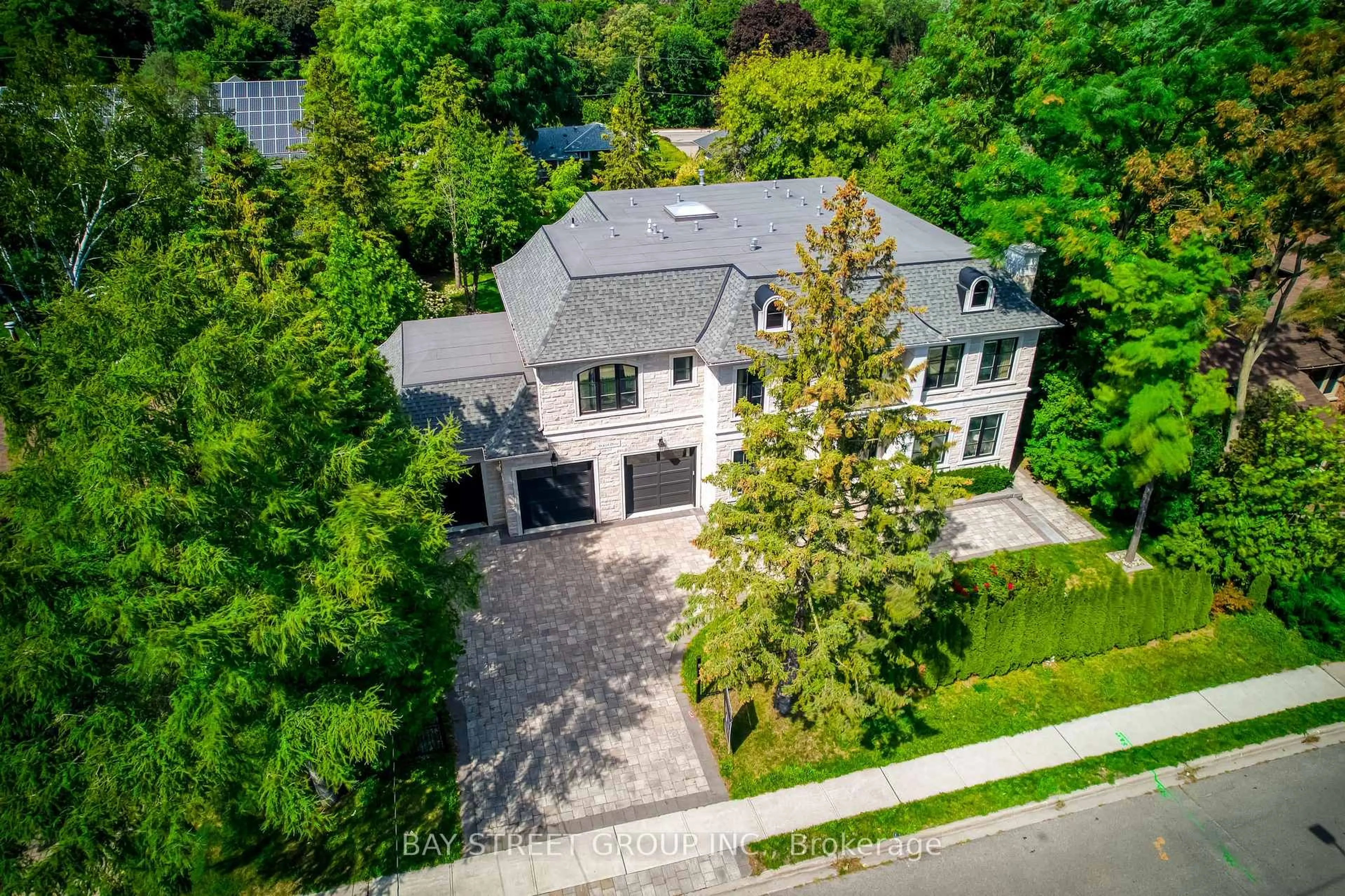 A pic from outside/outdoor area/front of a property/back of a property/a pic from drone, street for 38 Kirk Dr, Markham Ontario L3T 3L1