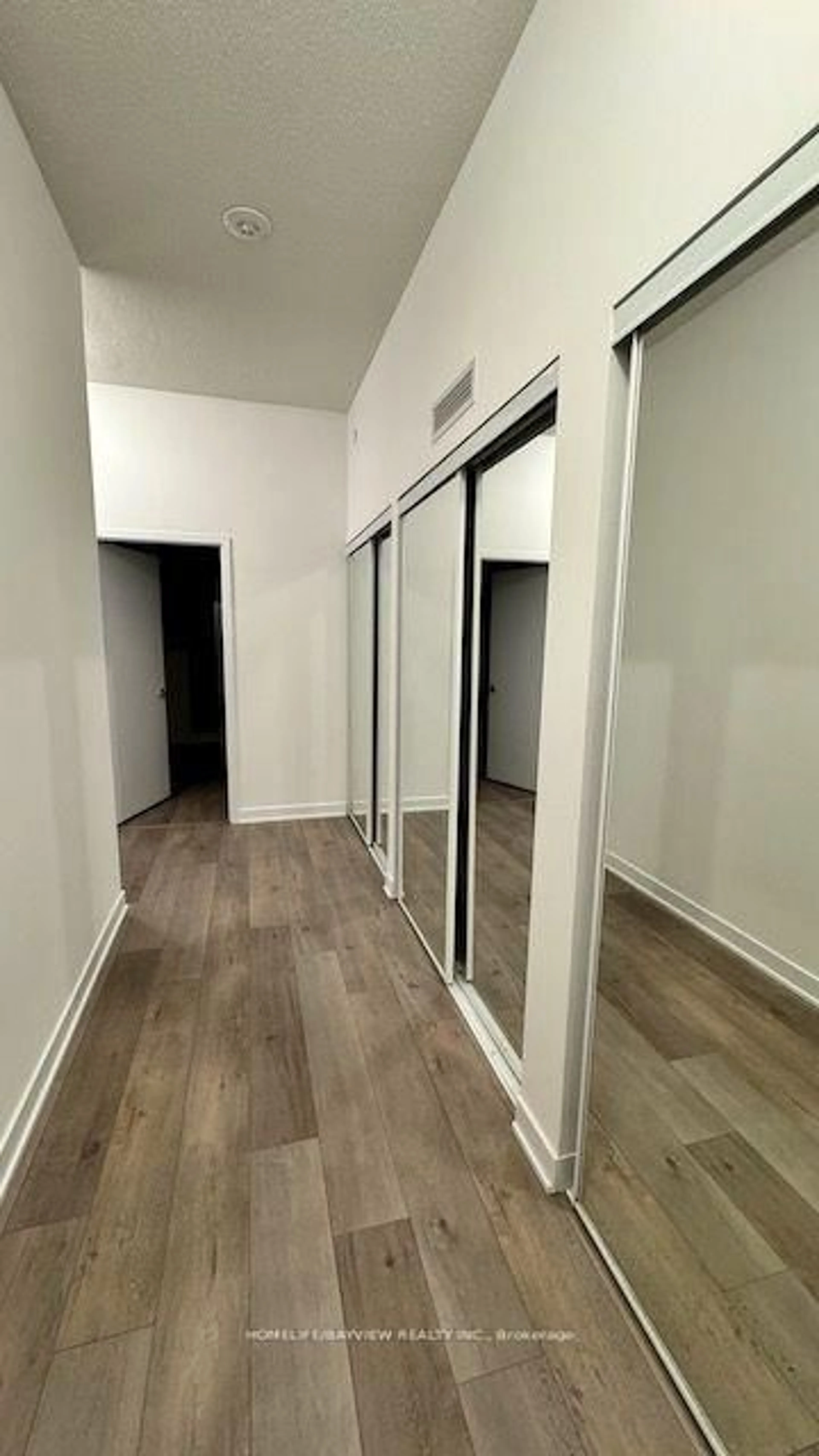 A pic of a room for 38 Honeycrisp Cres ##512, Vaughan Ontario L4K 0M8