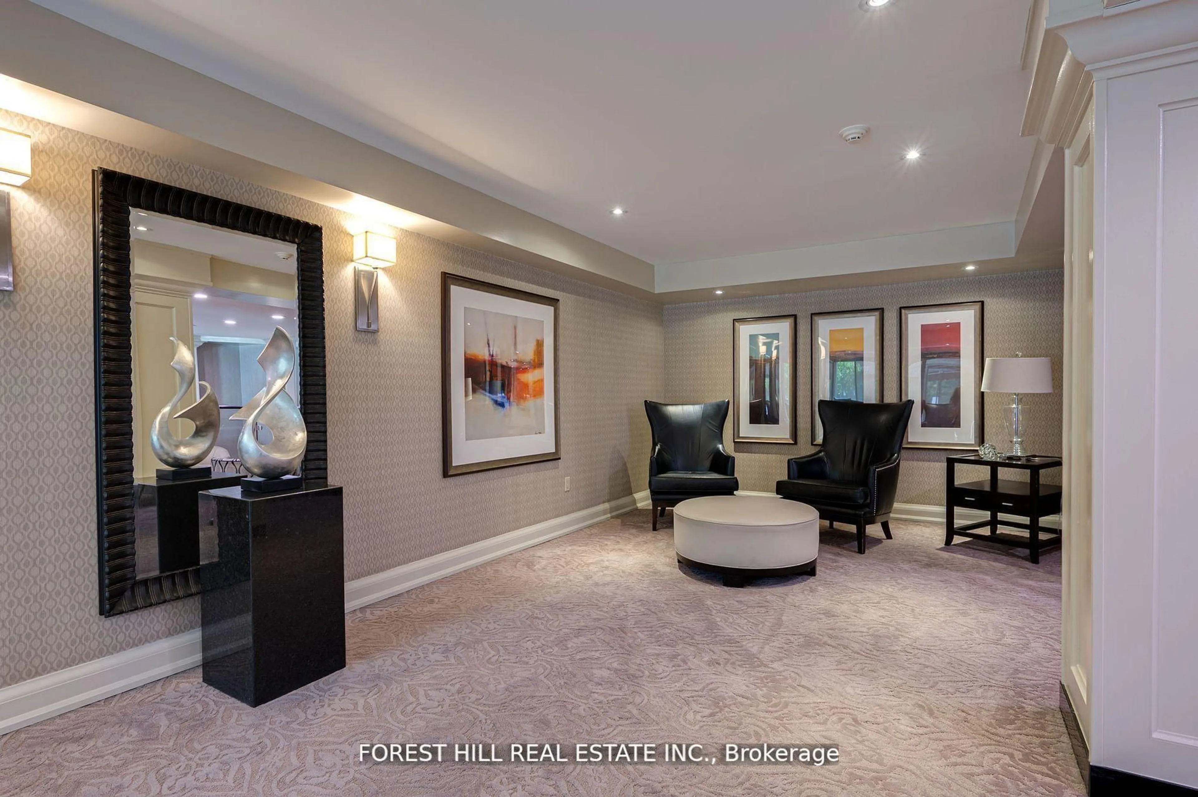 Indoor foyer for 7440 Bathurst St #308, Vaughan Ontario L4J 7K8