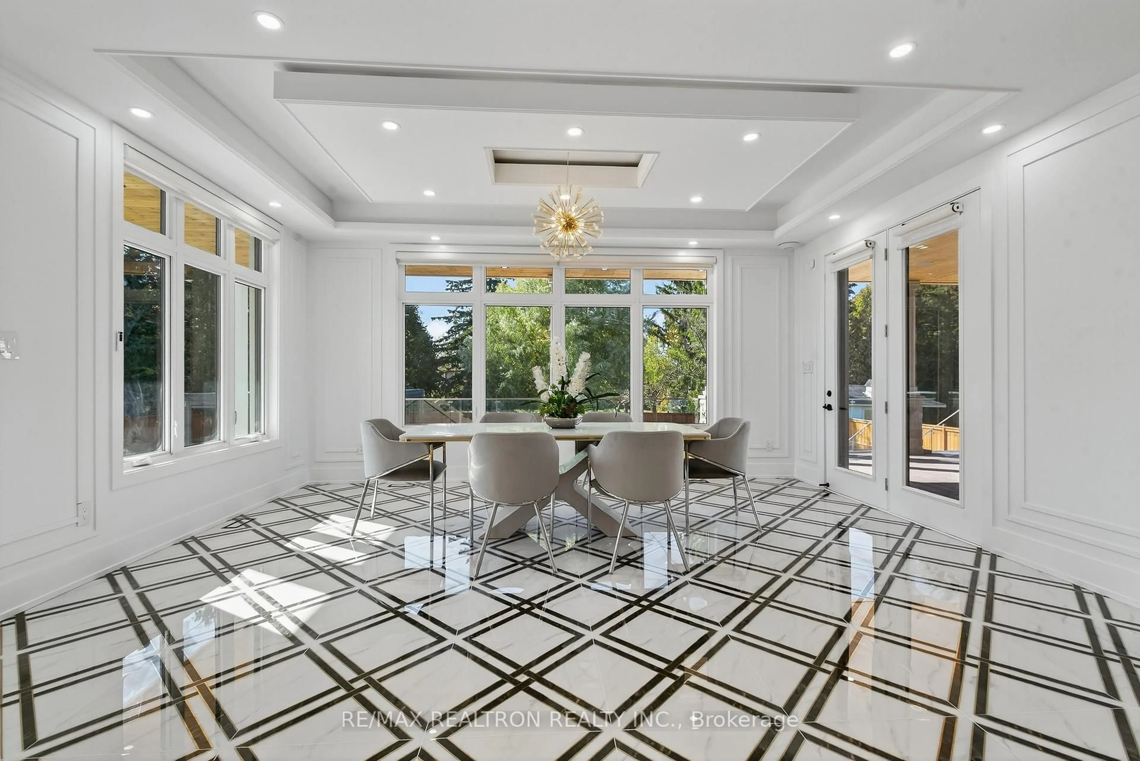 Dining room, ceramic/tile floor for 30 Banner Lane, King Ontario L7B 1K2
